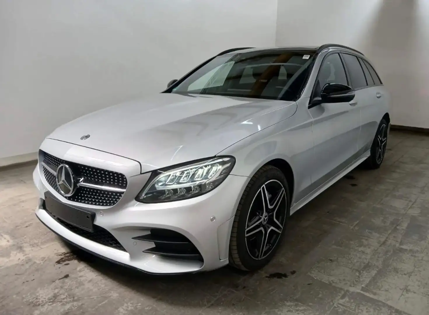 Mercedes-Benz C 220 d AMG Line NIGHTPAKET*PANO*AHK*VIRTUAL*AMB Silber - 2