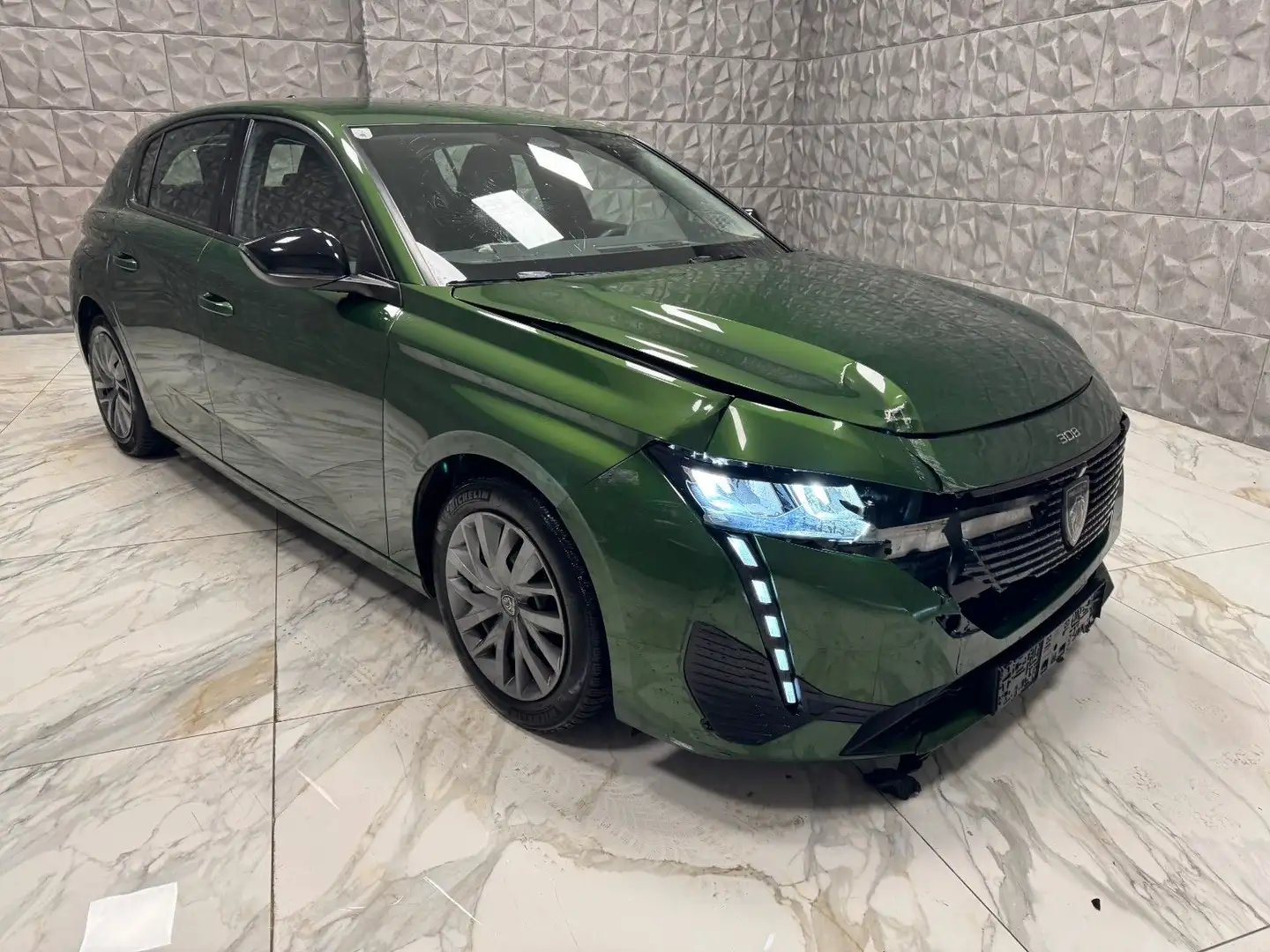 Peugeot 308 Active Pack Grün - 2