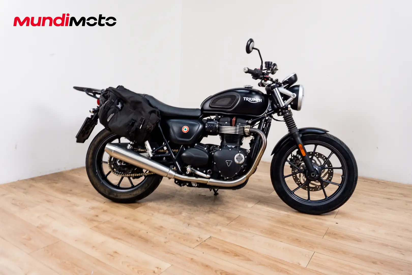 Triumph Street Twin - 1