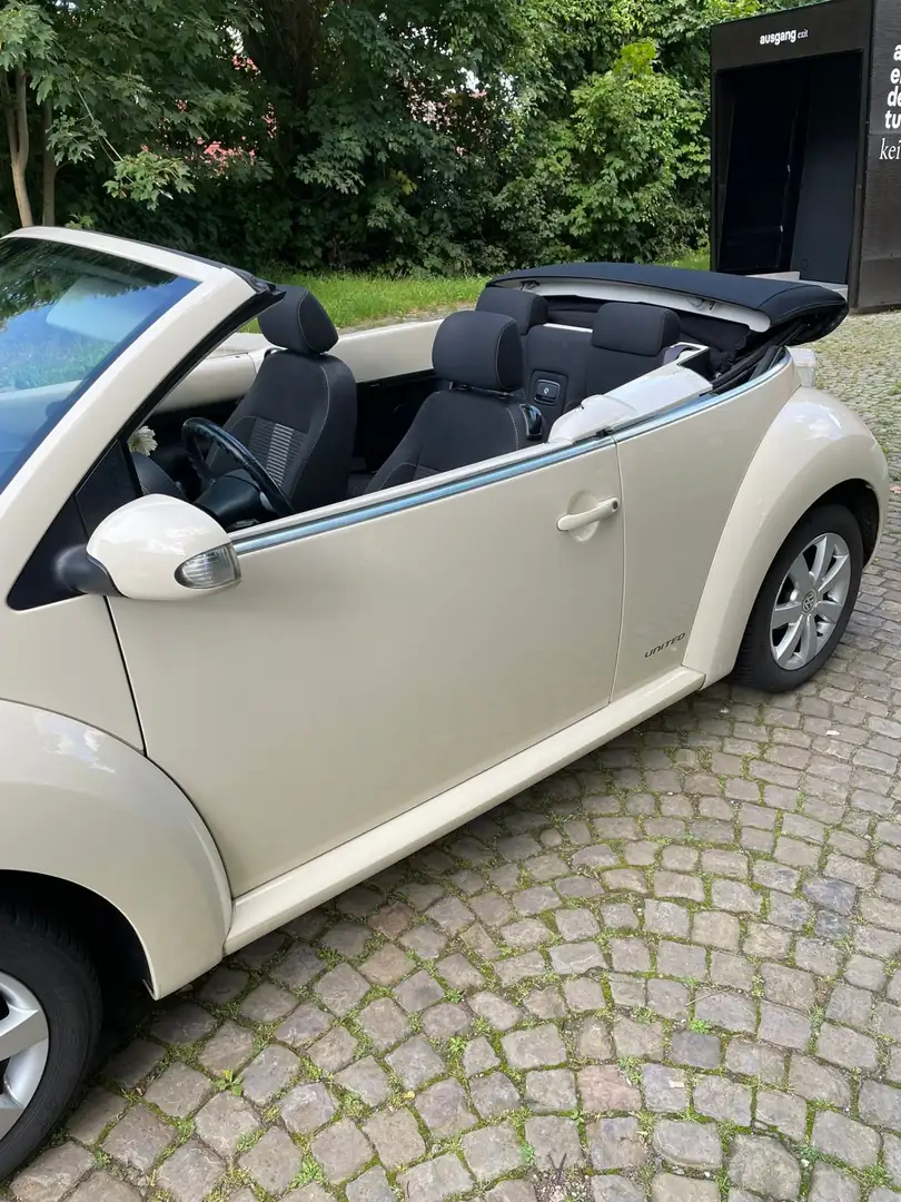 Volkswagen New Beetle Cabriolet 1.6 United bis 29.7. - 1000€ Rabatt! Beige - 2