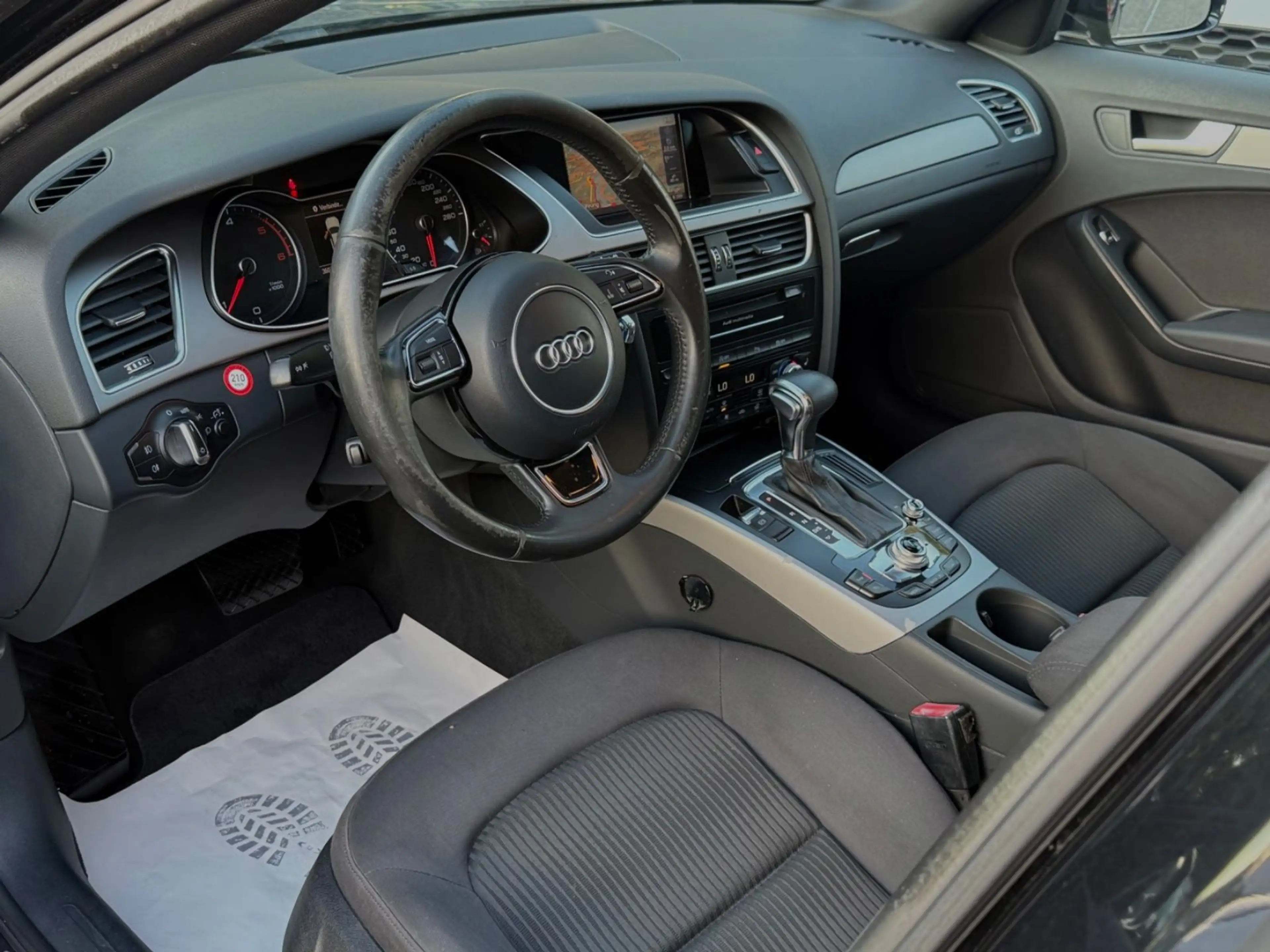 Audi A4 Avant Attraction 2.0 TDI Automatik*S-Line*LED — photo 13