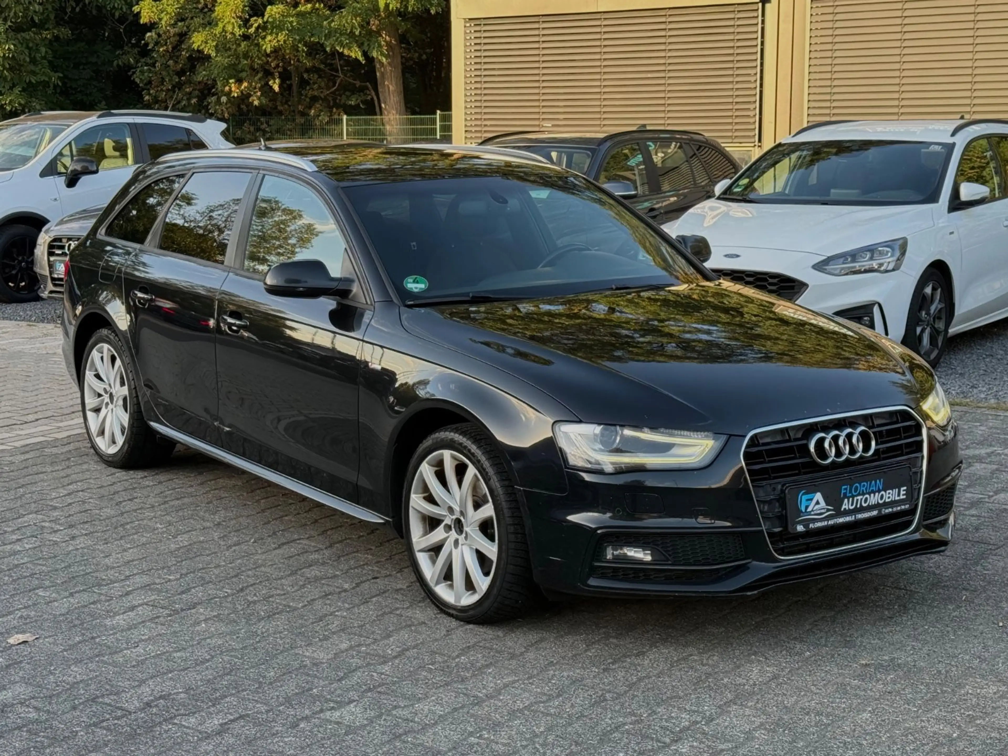 Audi A4 Avant Attraction 2.0 TDI Automatik*S-Line*LED — photo 2
