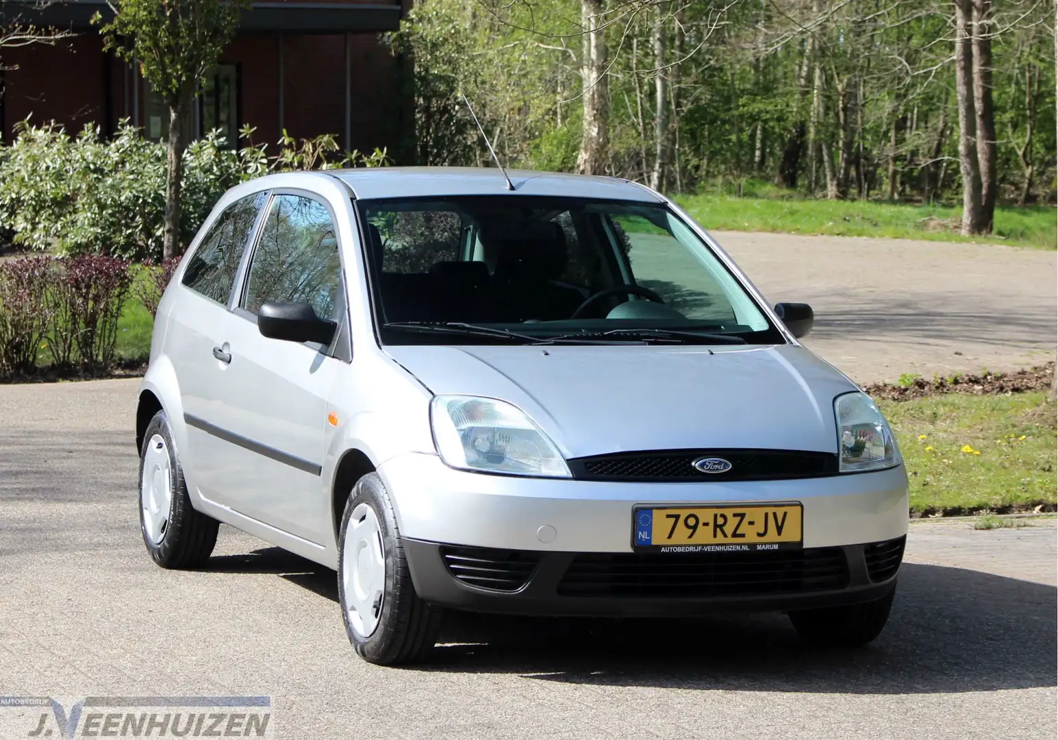 Ford Fiesta 1.3 Style | 2005 | Nwe APK | Leuke auto! Grau - 1