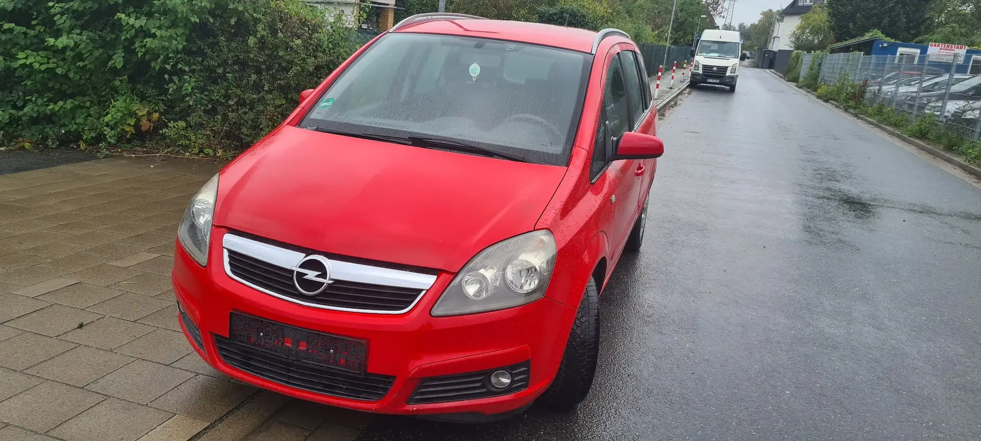 Opel Zafira Edition Rot - 1