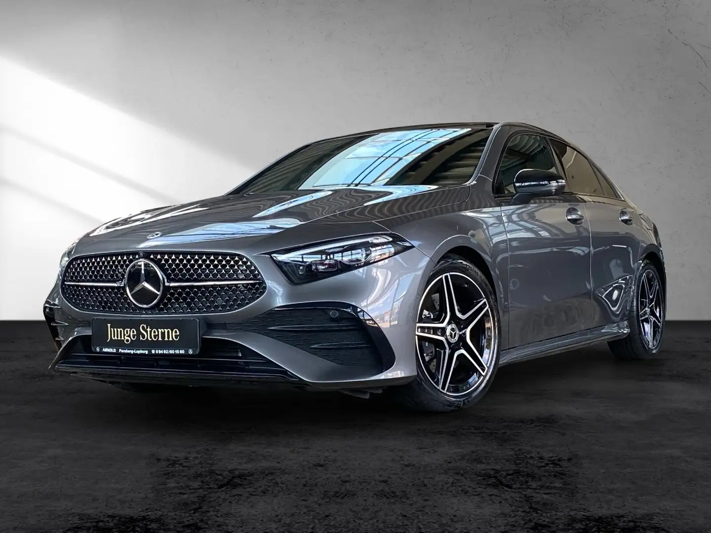 Mercedes-Benz A 220 A 220 4M Limousine AMG L Pano HUD Distr 360 AHK Grau - 2