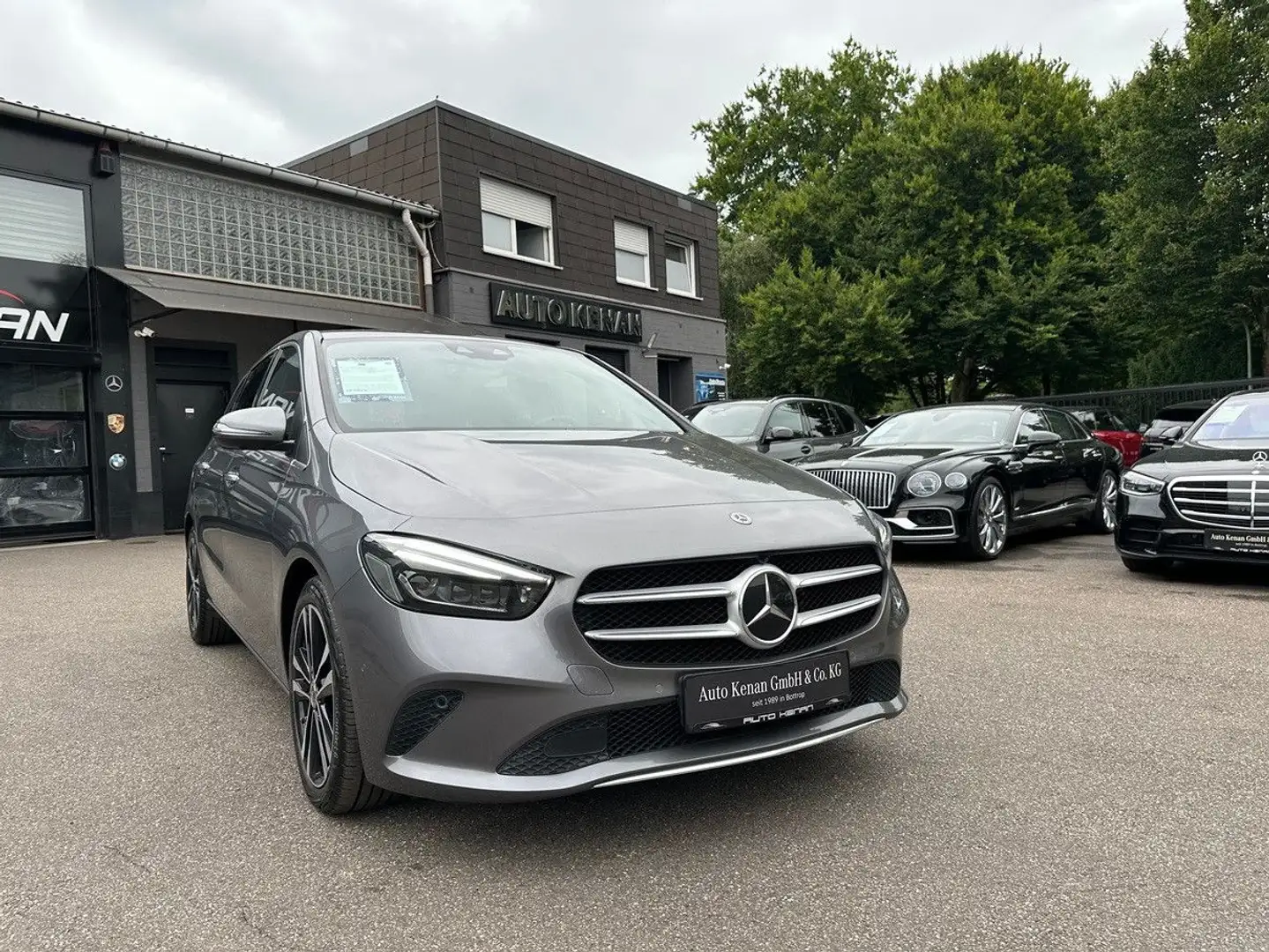 Mercedes-Benz B 220 B220d Progressive DTR/MBUX/Leder/360°/AHK/DAB/18 Grau - 1