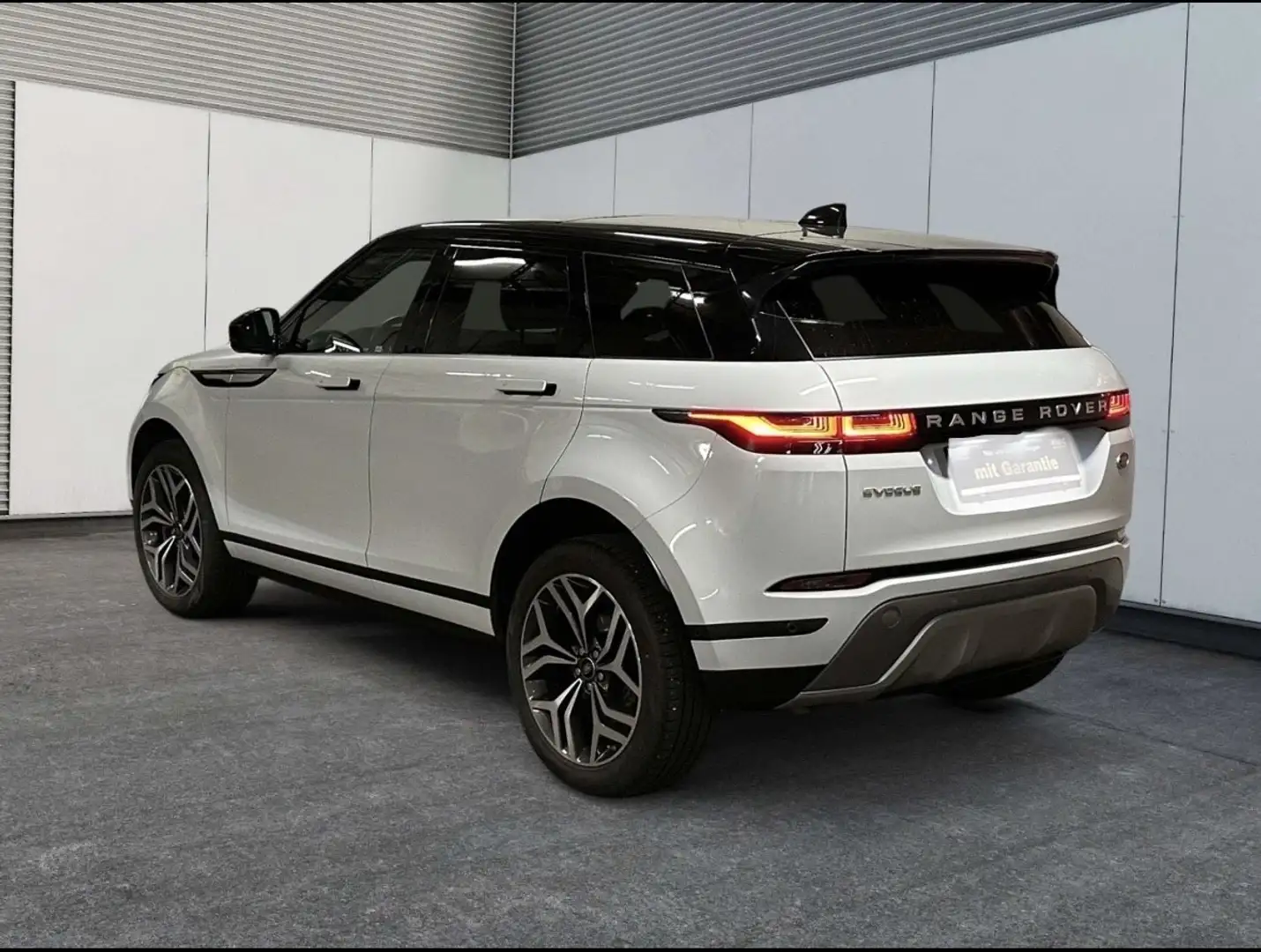 Land Rover Range Rover Evoque - 1