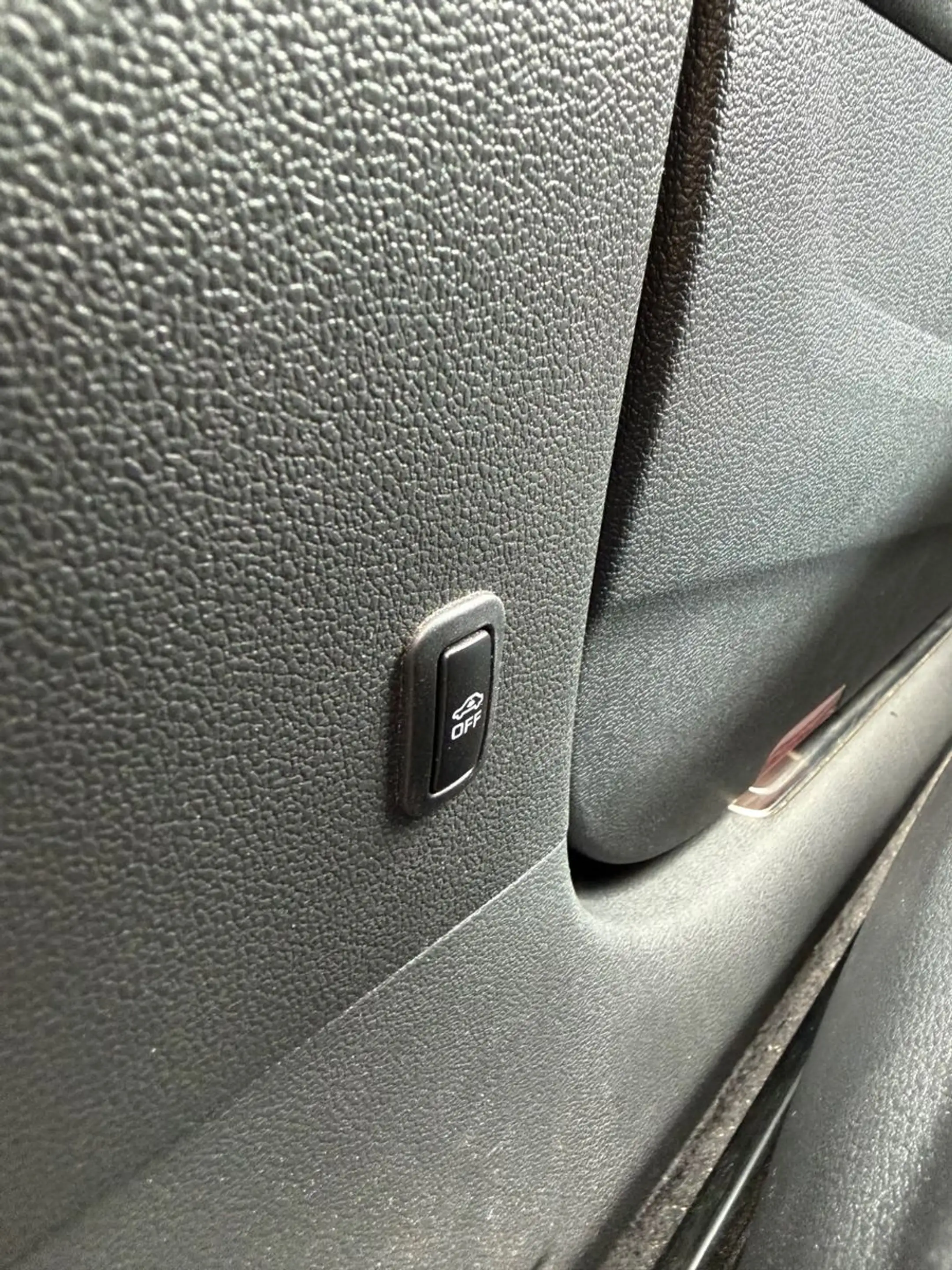 Volkswagen Passat Lim.Highl°R-L°VOLL°LEDER°NAVI°PANO°KAMERA — photo 16