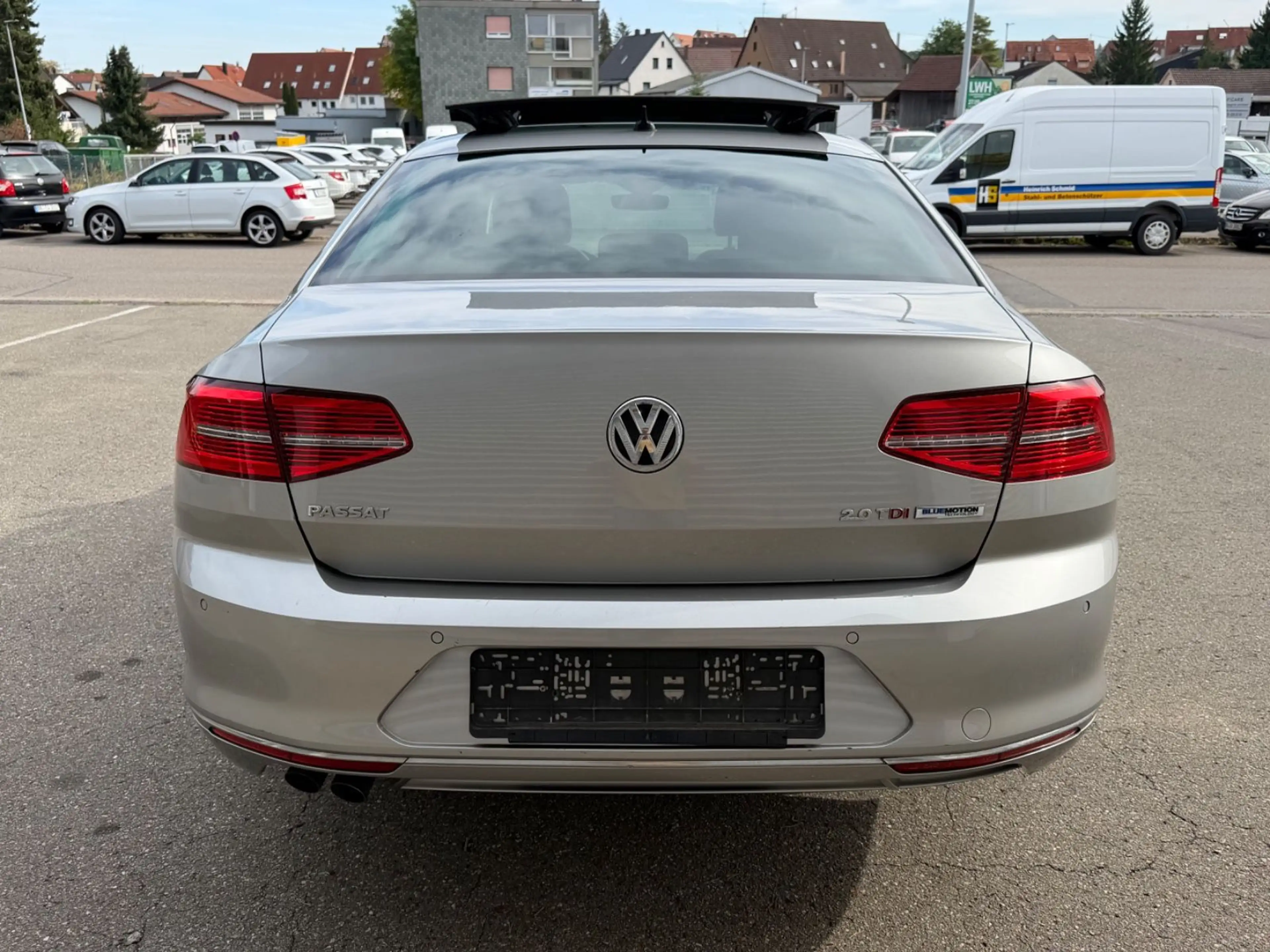Volkswagen Passat Lim.Highl°R-L°VOLL°LEDER°NAVI°PANO°KAMERA — photo 7