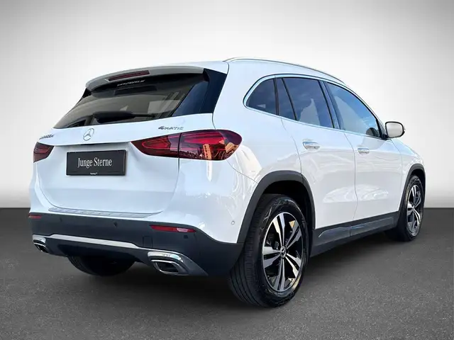 Mercedes-Benz Gla view 6
