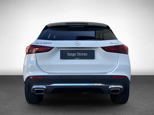 Mercedes-Benz Gla view 5