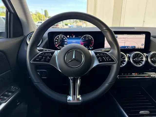 Mercedes-Benz Gla view 9