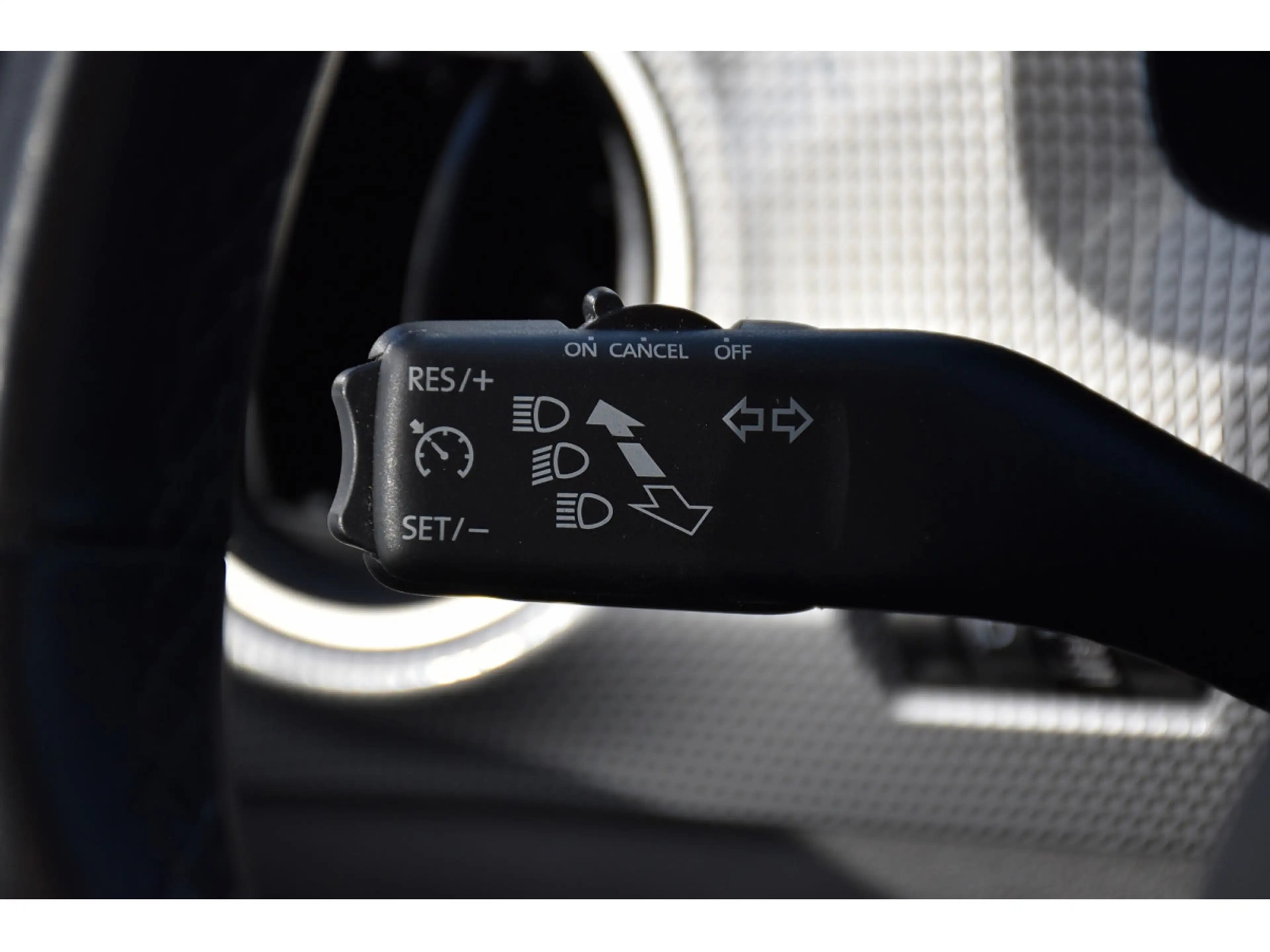 Volkswagen e-up! Move 32,3 kWh REGUL SG CHFF LANE CAM 1° MAIN — photo 15