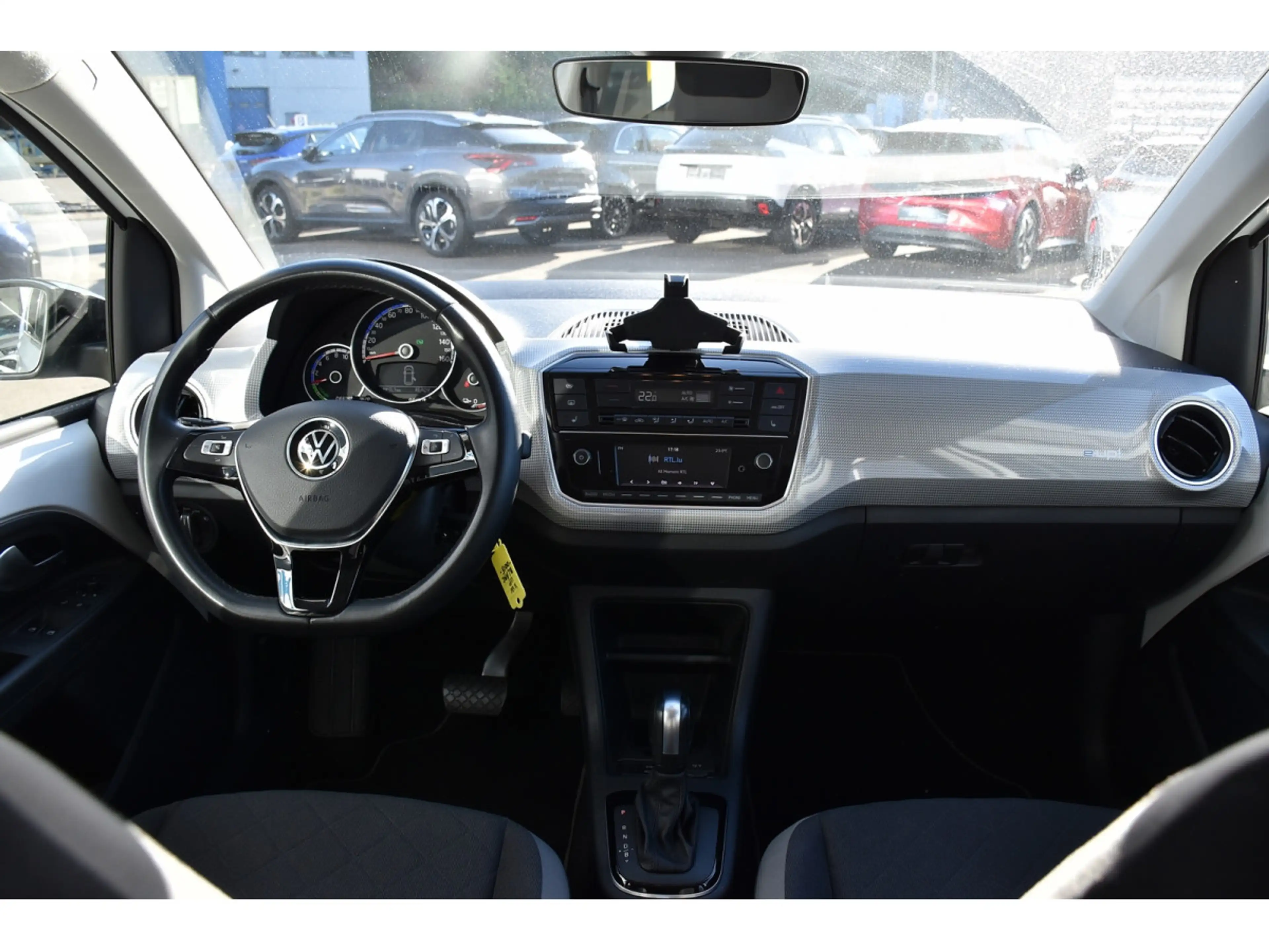 Volkswagen e-up! Move 32,3 kWh REGUL SG CHFF LANE CAM 1° MAIN — photo 9