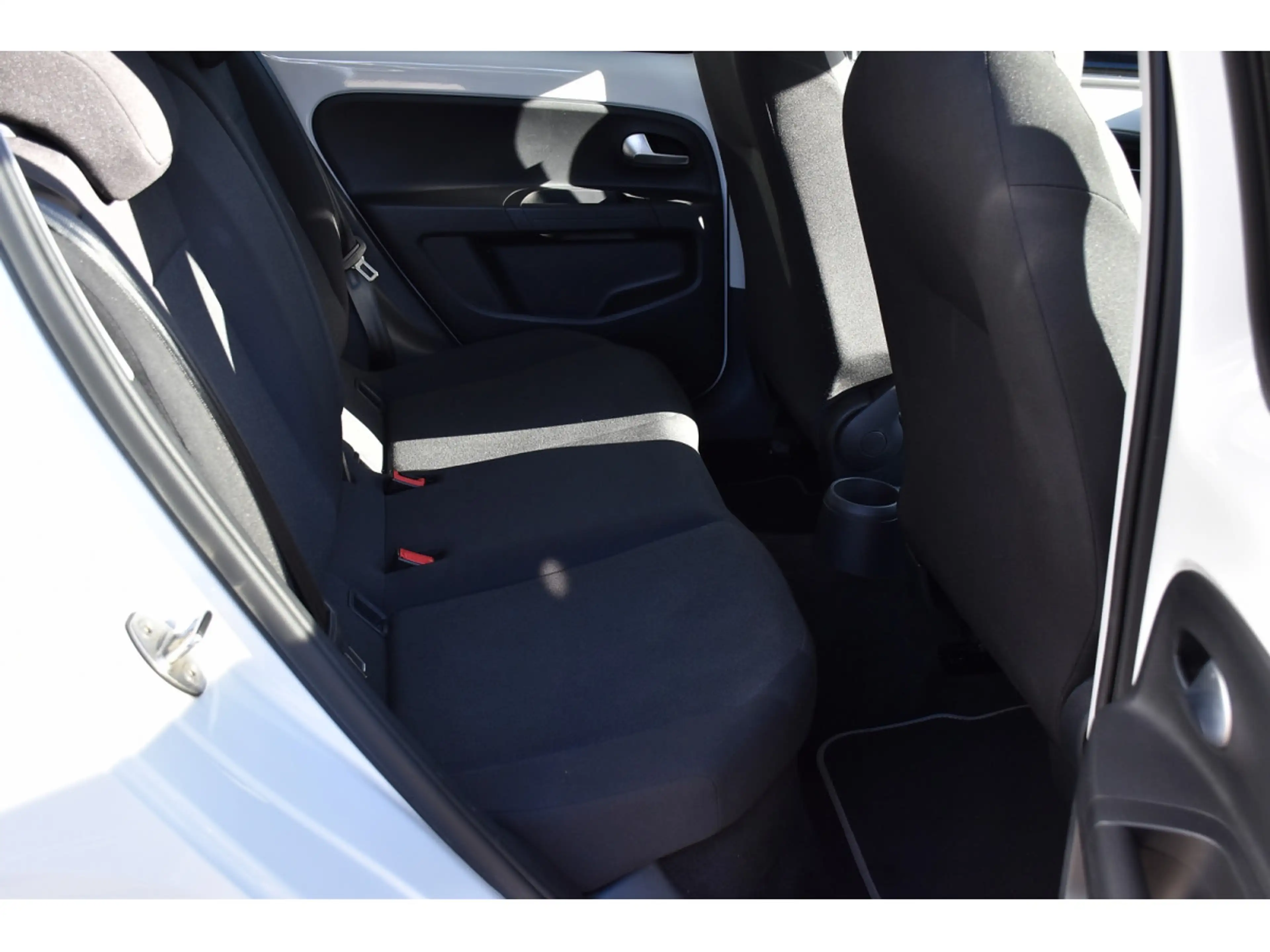 Volkswagen e-up! Move 32,3 kWh REGUL SG CHFF LANE CAM 1° MAIN — photo 8