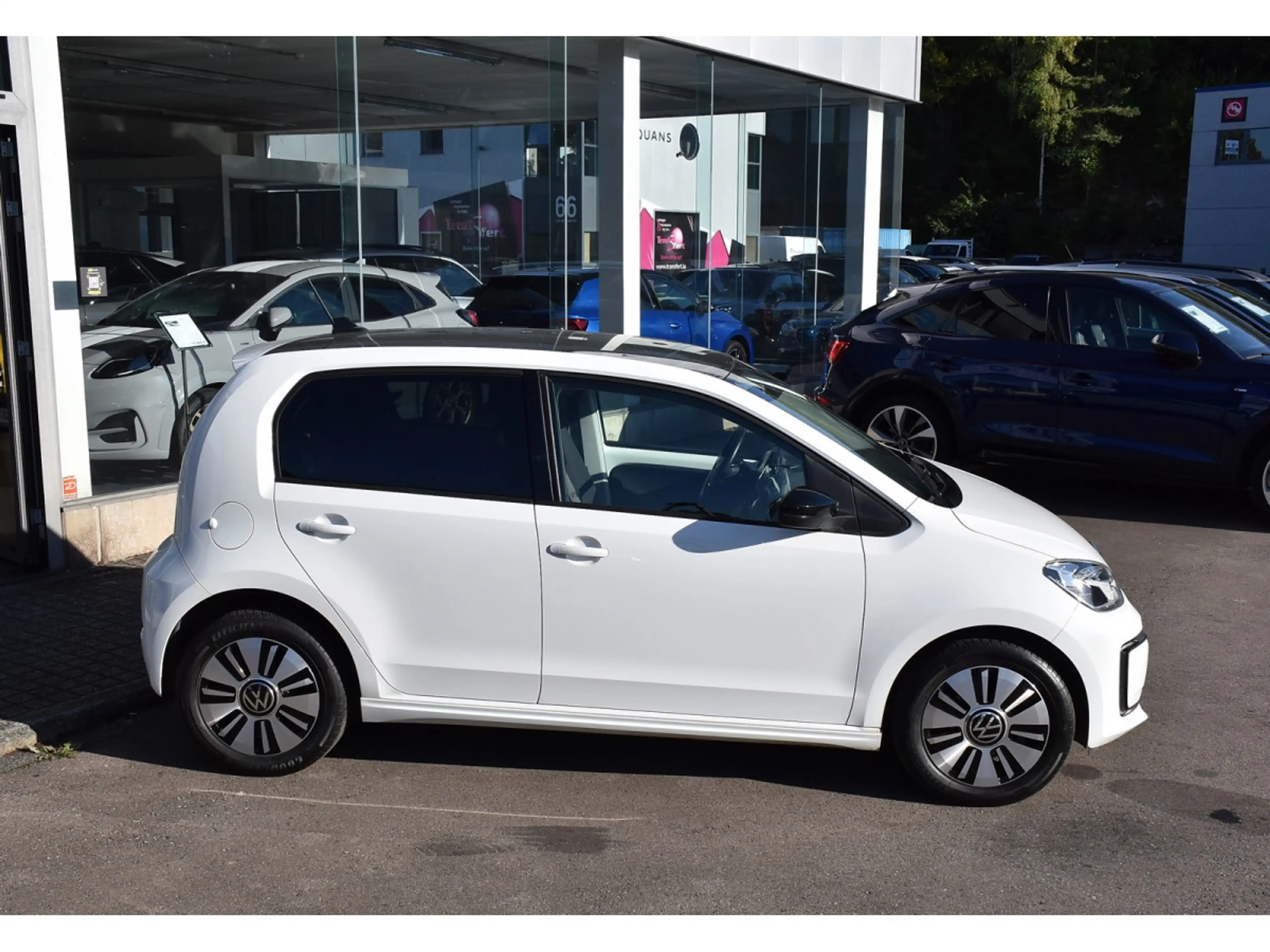 Volkswagen e-up! Move 32,3 kWh REGUL SG CHFF LANE CAM 1° MAIN — photo 3