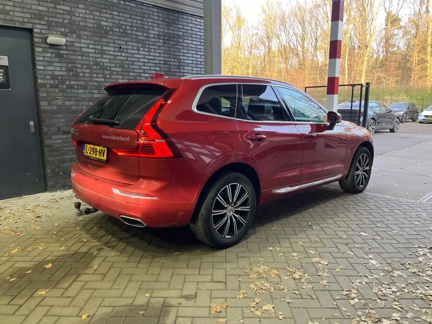 Volvo XC60 D4 Inscription | Panoramadak | 360° Camera | ACC | Rood - 2