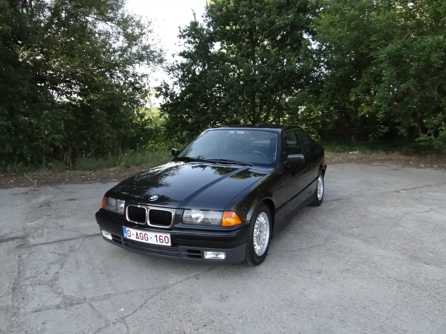 BMW 318 318is Noir - 2