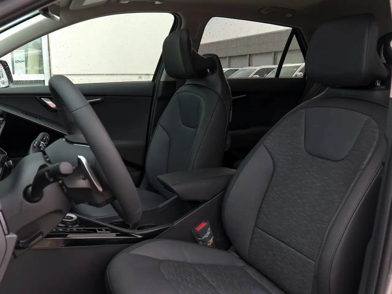 Kia Niro снимка Kia Niro