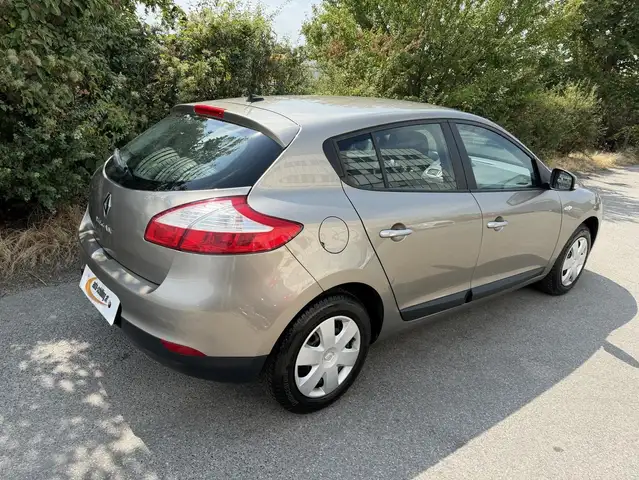 Renault Megane view 3