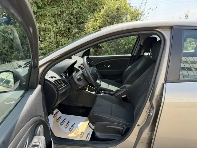 Renault Megane view 8