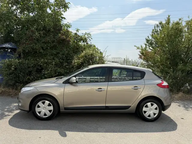 Renault Megane view 5