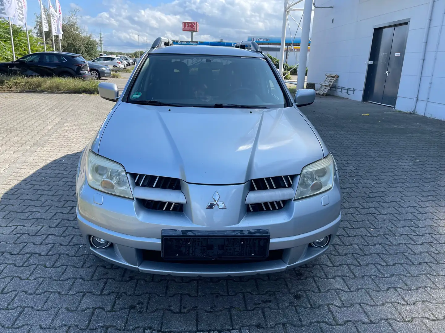 Mitsubishi Outlander 2.4 Intense Grau - 2