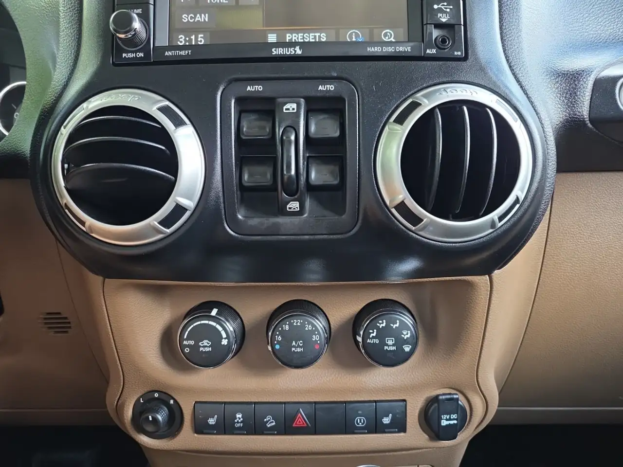 Jeep Wrangler photo Jeep Wrangler
