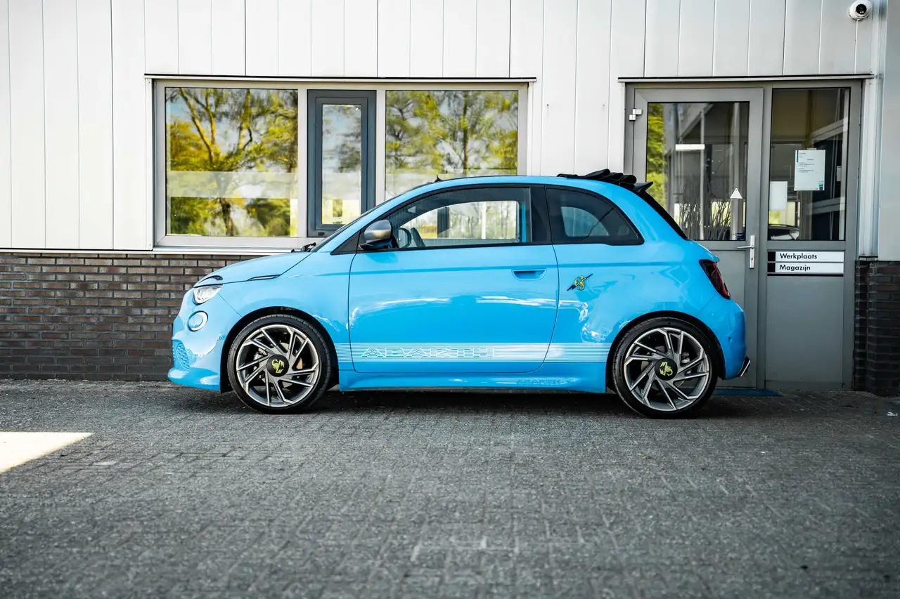 Abarth 500C 2023 — фото 10