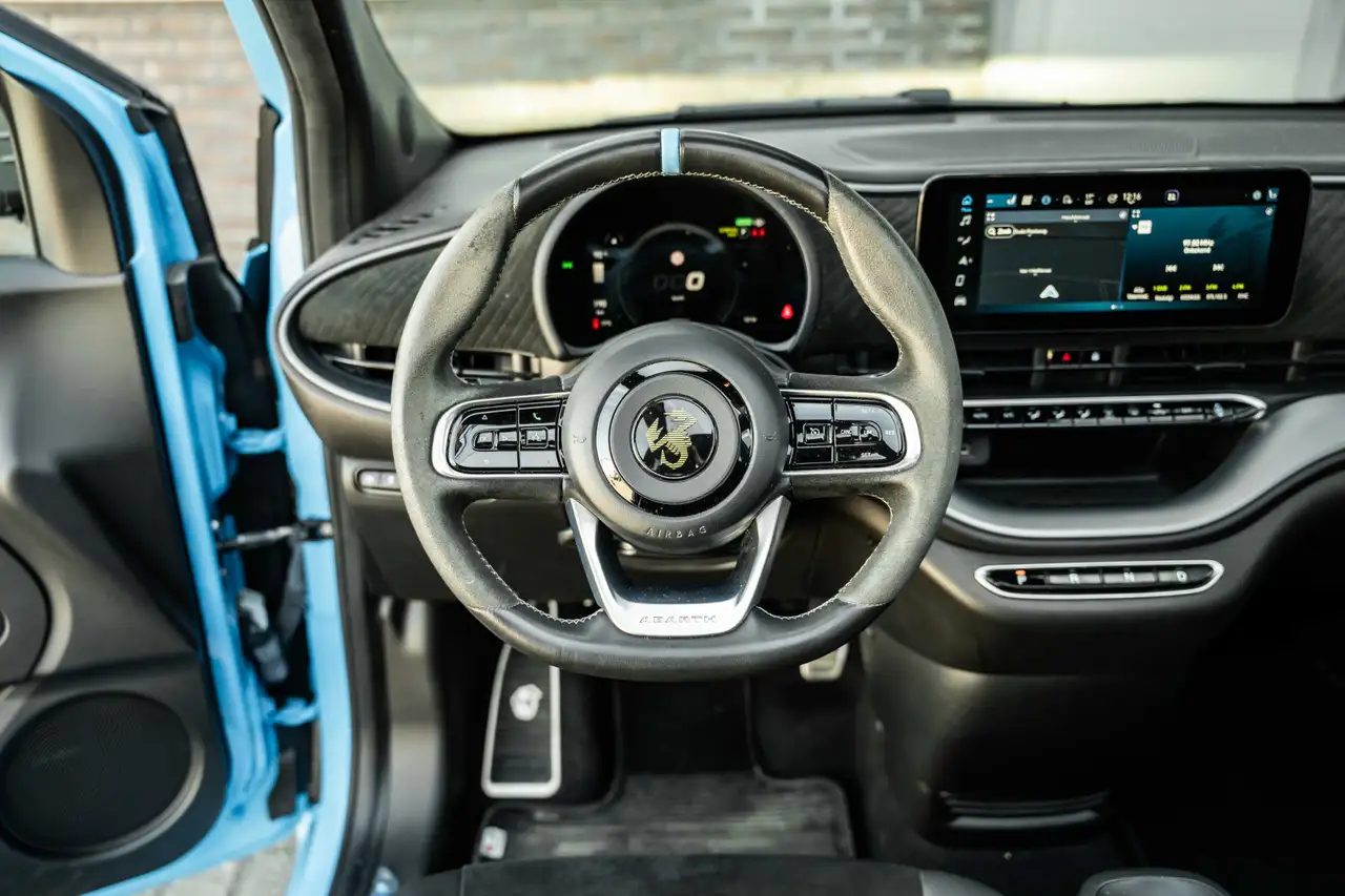 Abarth 500C 2023 — фото 27