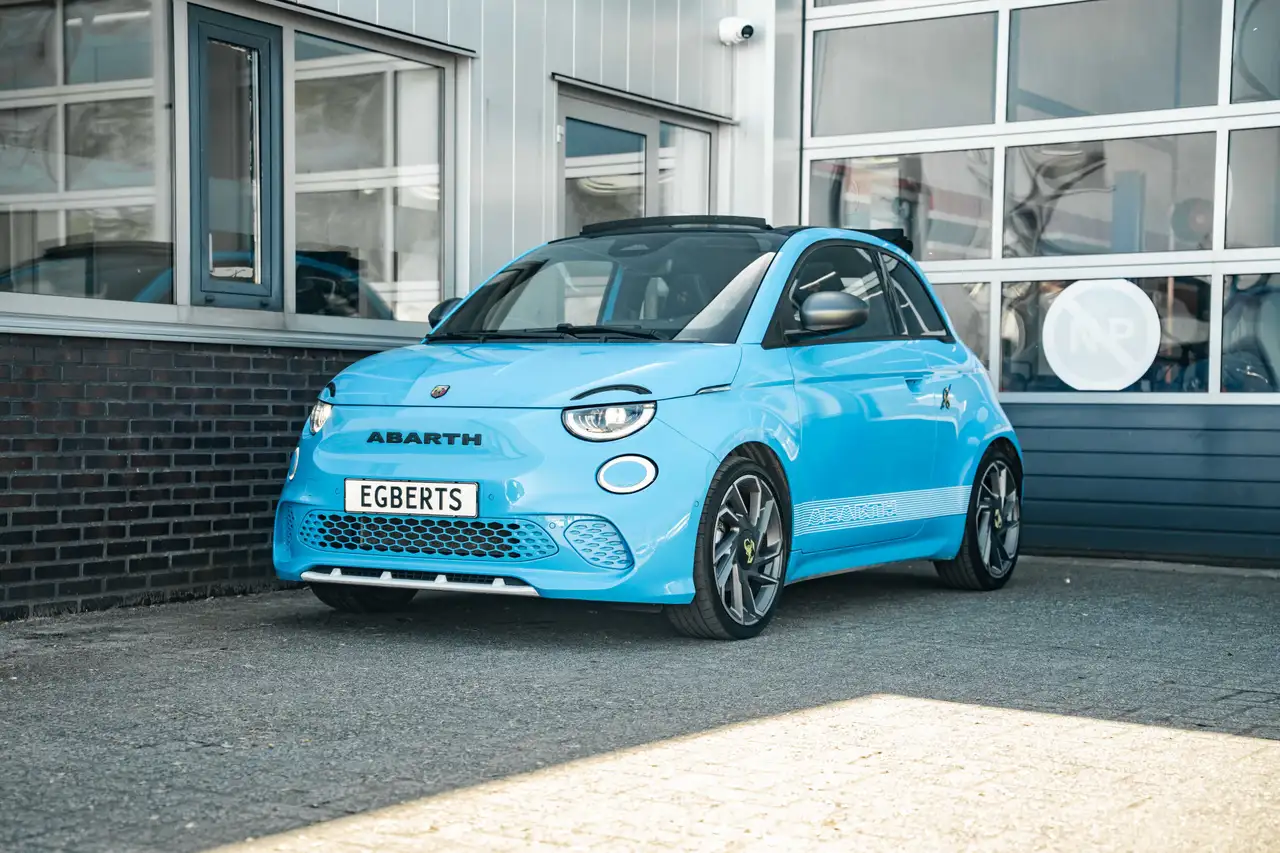 Abarth 500C 2023 — фото 13
