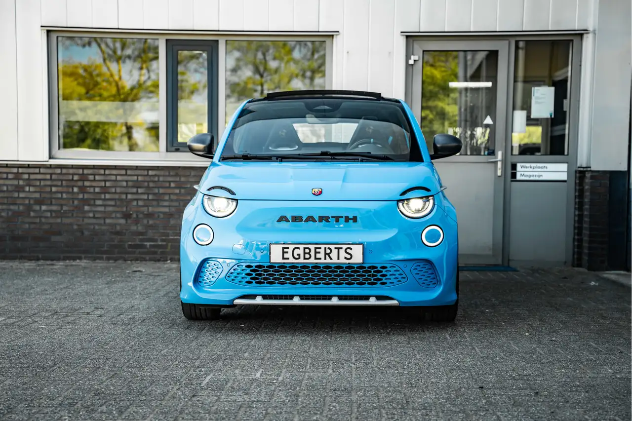 Abarth 500C 2023 — фото 6