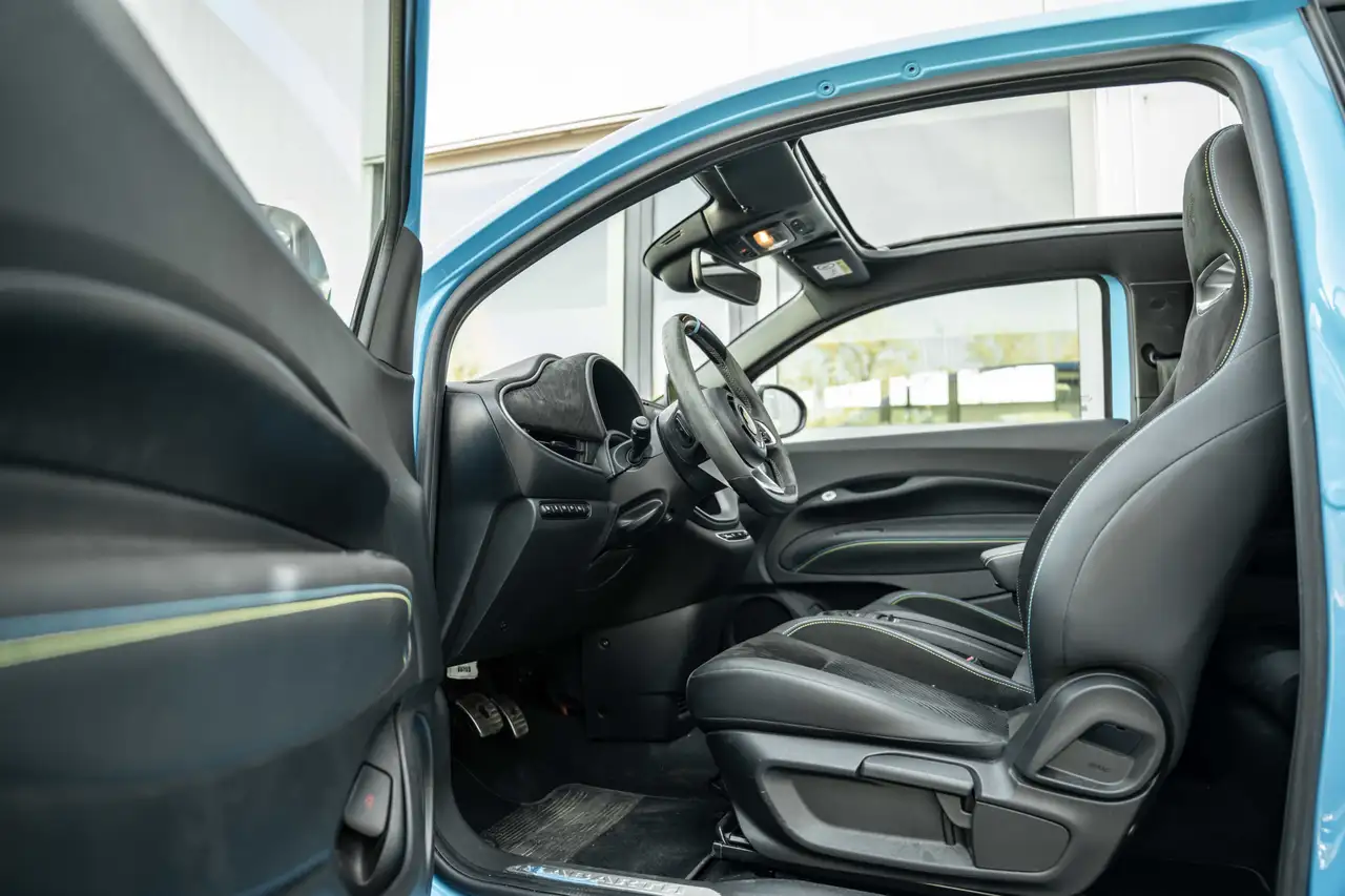 Abarth 500C 2023