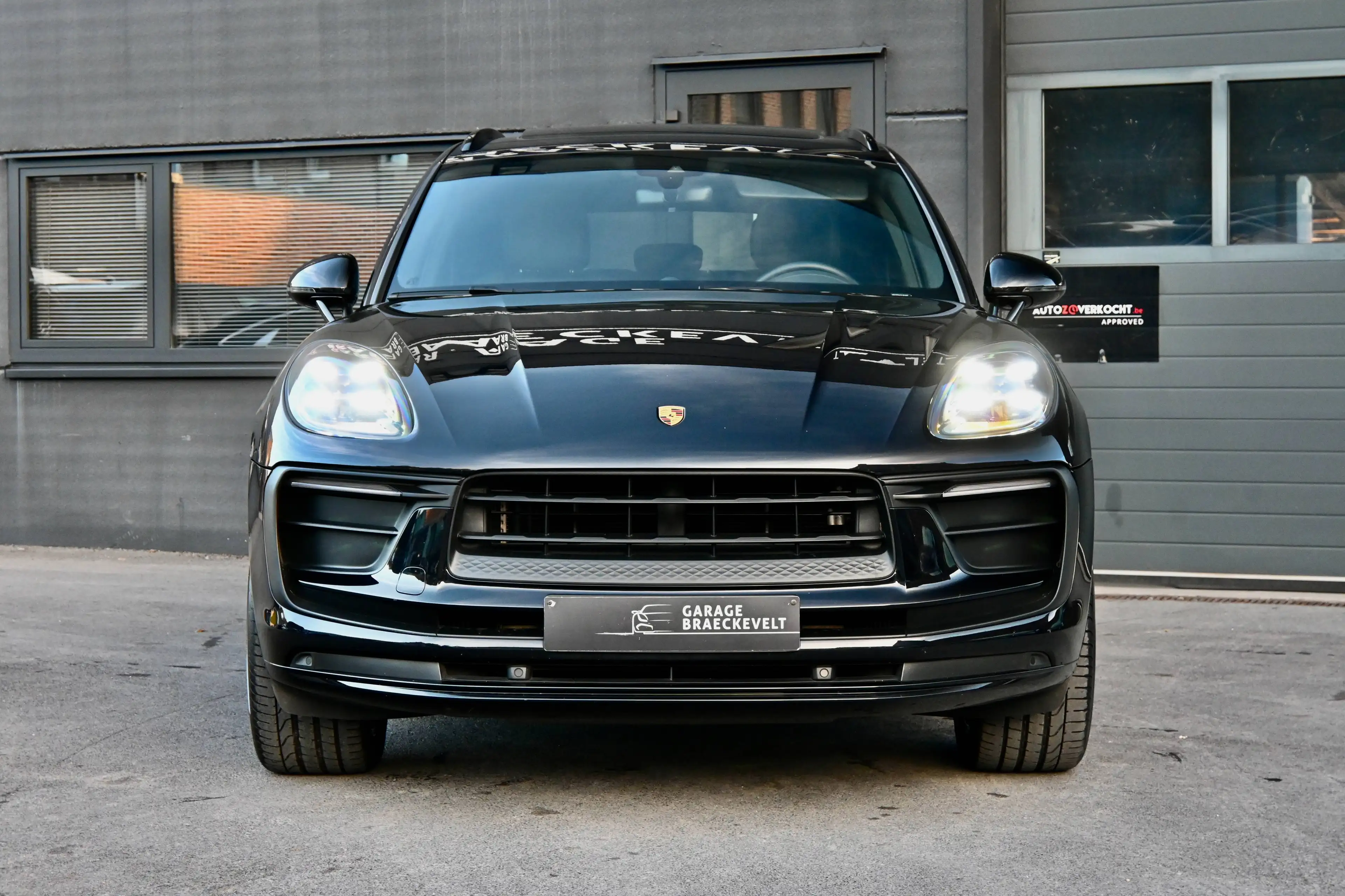 Porsche Macan 2.0i Facelift - Panodak - Chrono - LED - 20" - Leder - Camera — photo 4