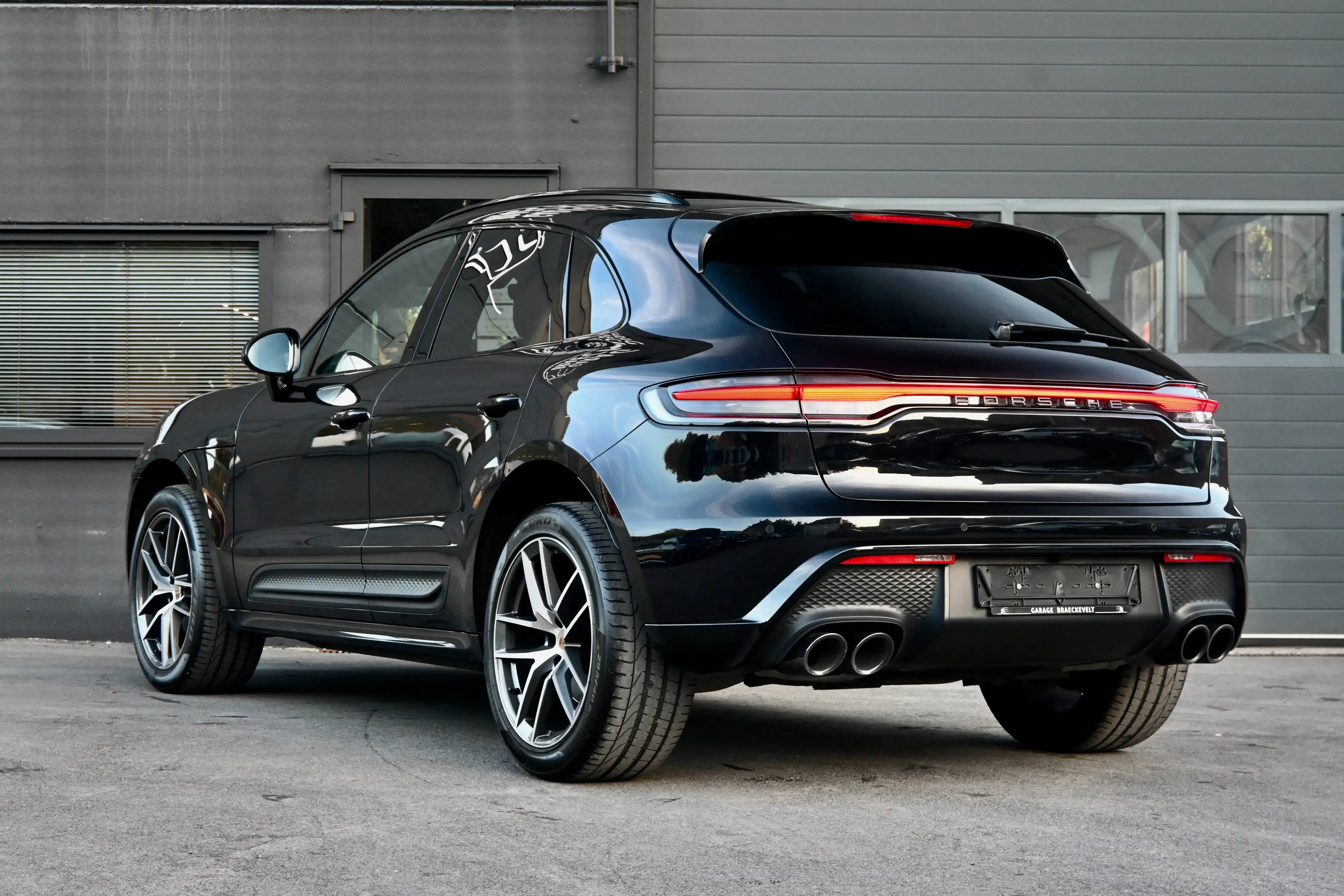 Porsche Macan 2.0i Facelift - Panodak - Chrono - LED - 20" - Leder - Camera — photo 5