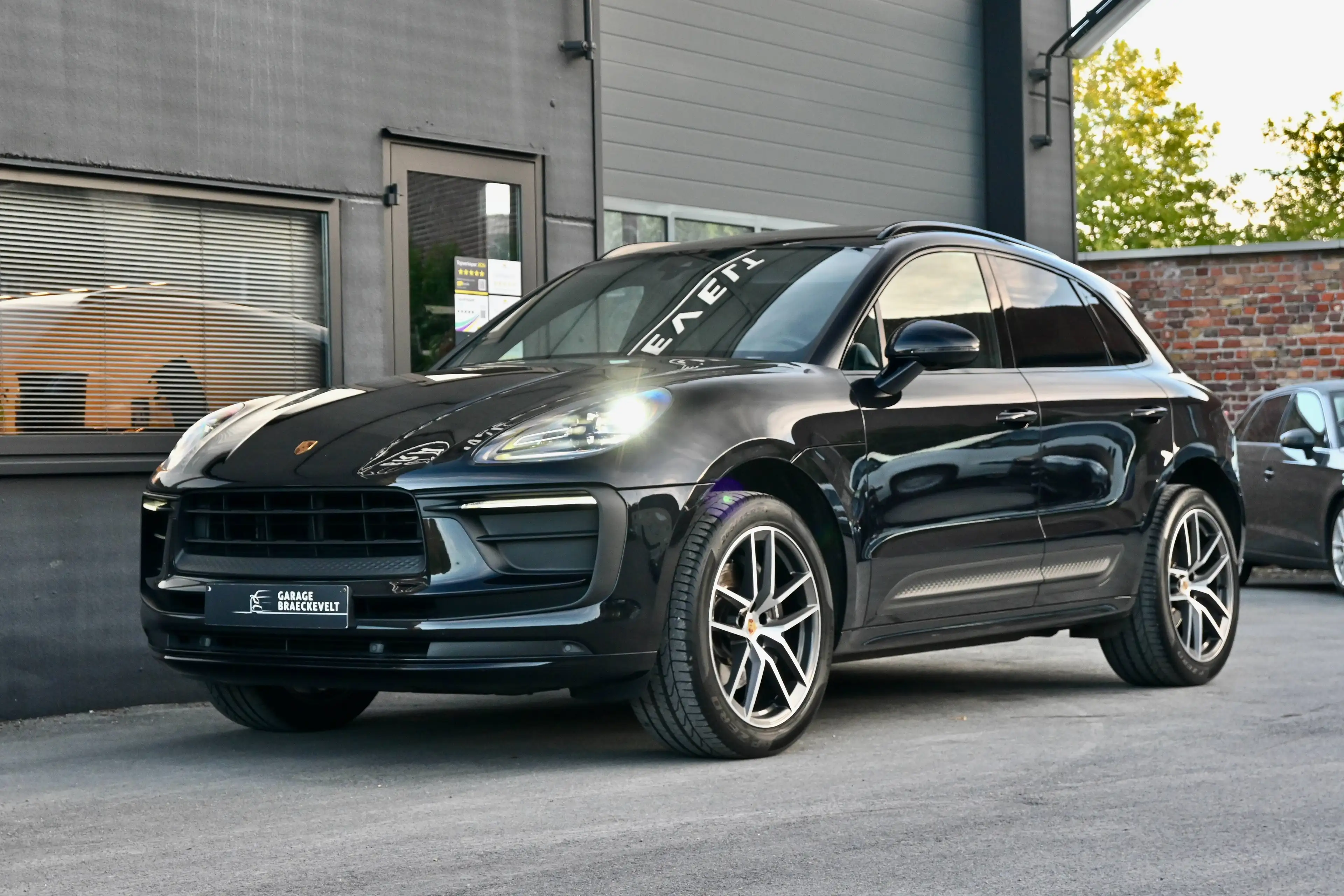 Porsche Macan 2.0i Facelift - Panodak - Chrono - LED - 20" - Leder - Camera — photo 12