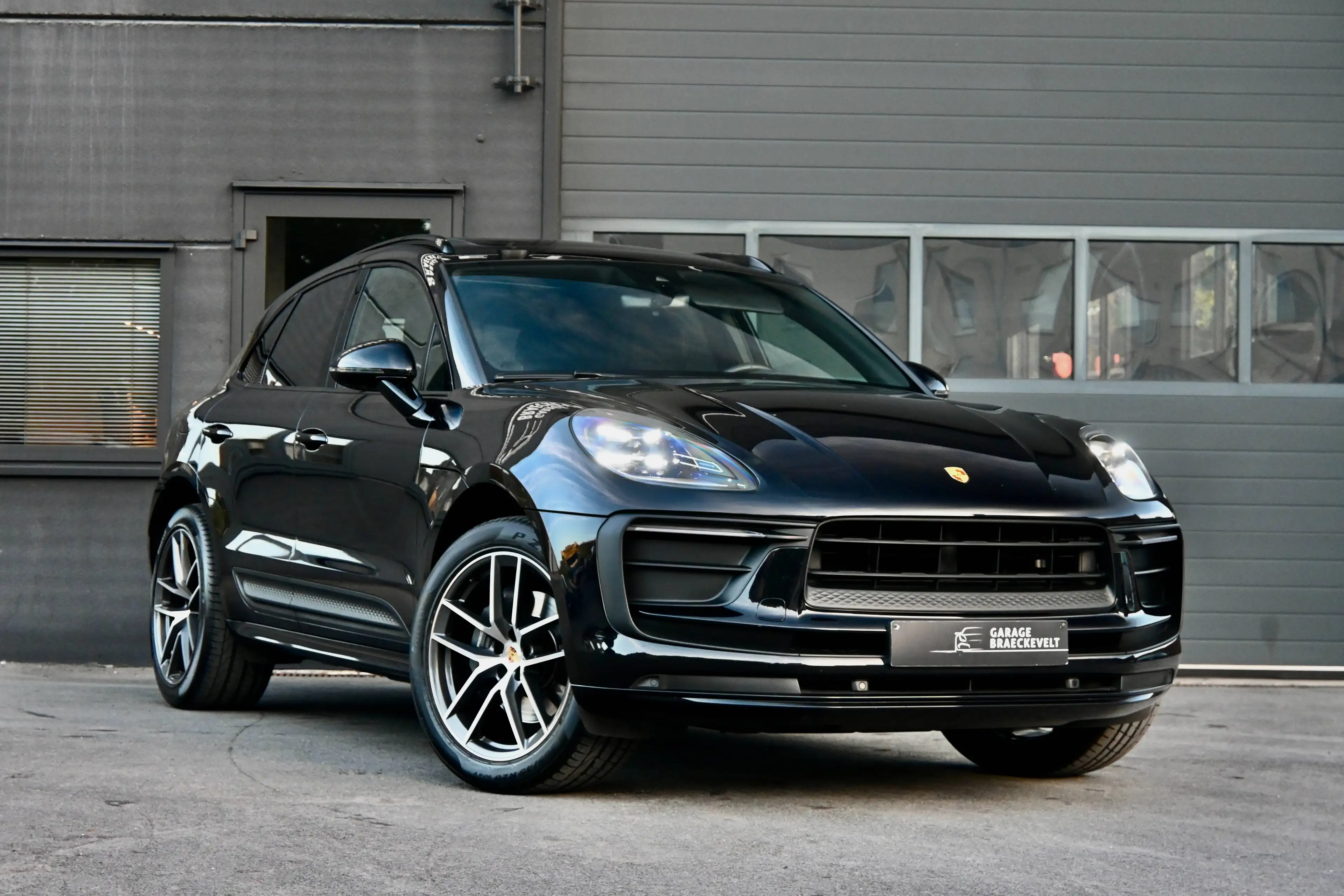 Porsche Macan 2.0i Facelift - Panodak - Chrono - LED - 20" - Leder - Camera