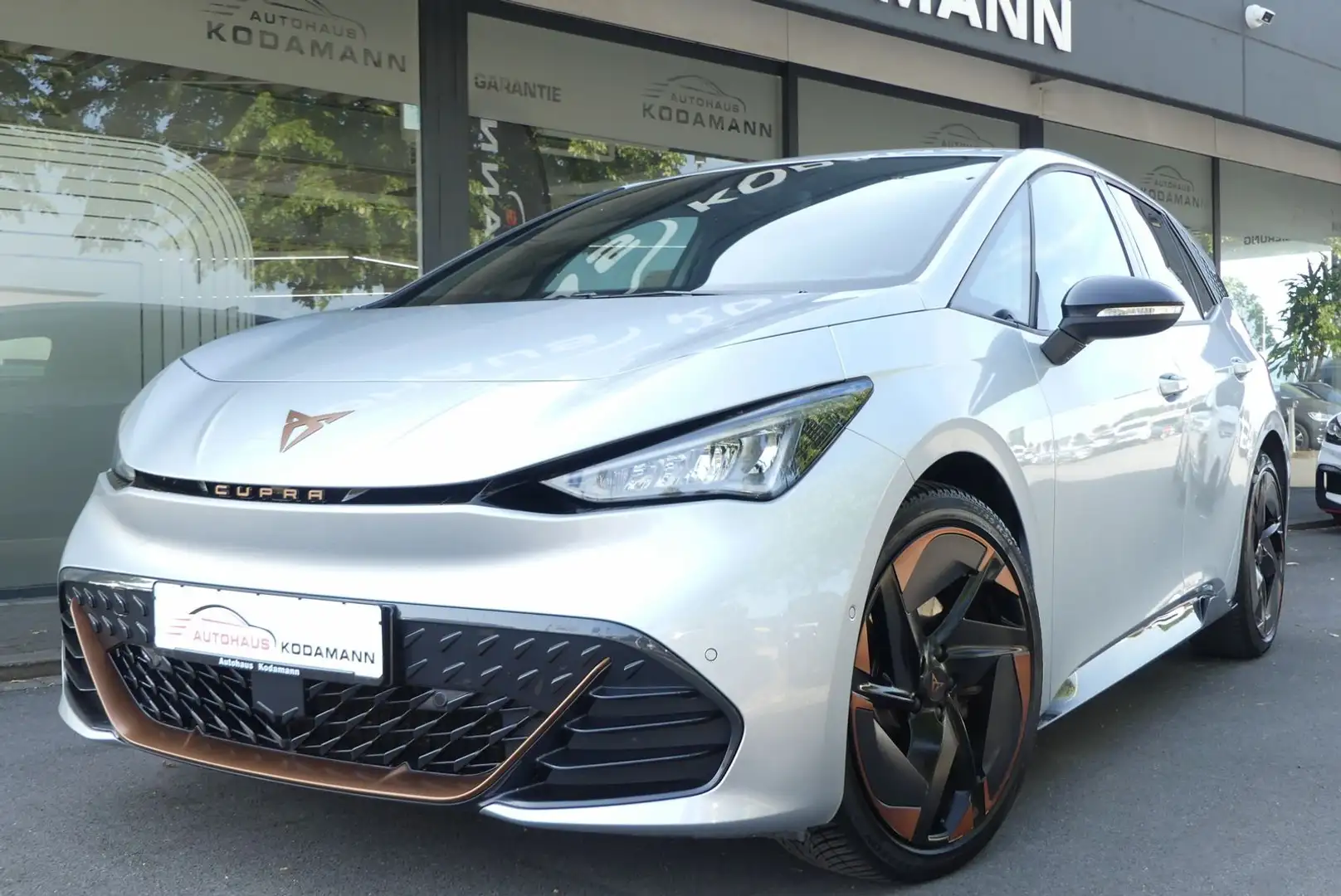 CUPRA Born 170 KW*Wärmepumpe*Kamera*ACC*BeatsAudio*20" Grau - 1