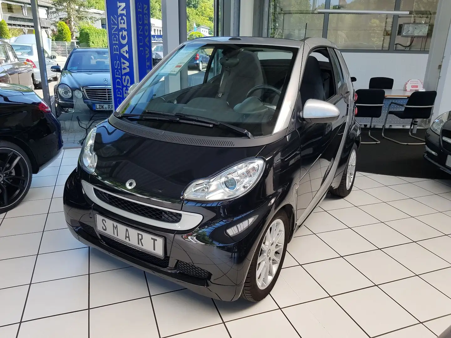 smart forTwo CABRIOLET PASSION AUTOMATIK Schwarz - 1