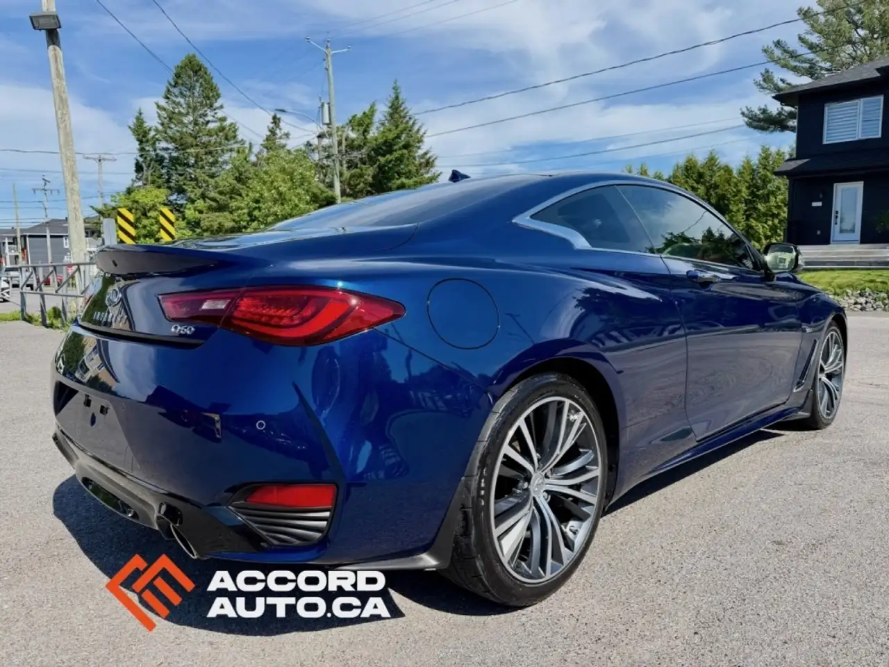 Infiniti Q60 снимка Infiniti Q60