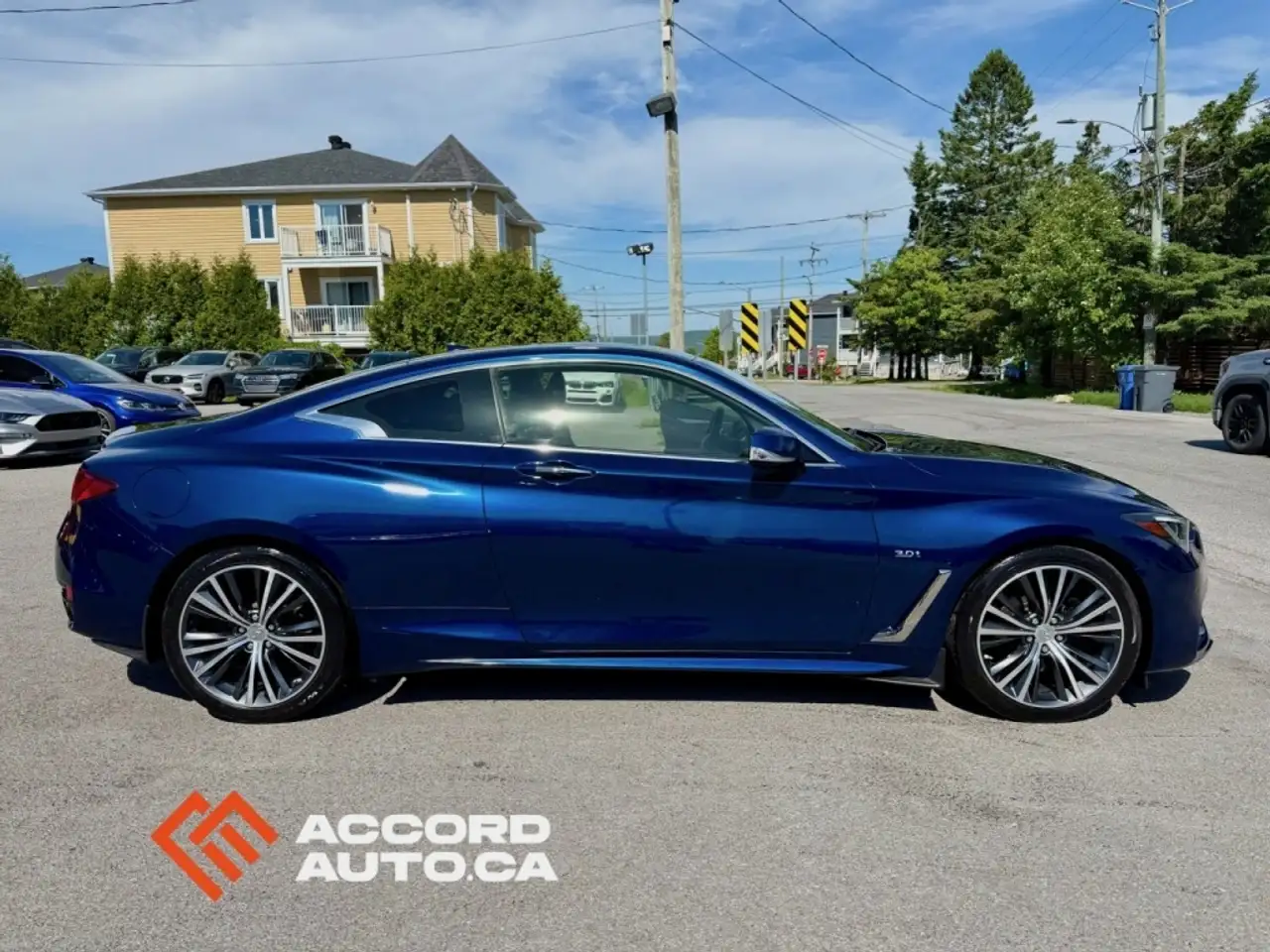 Infiniti Q60 снимка Infiniti Q60