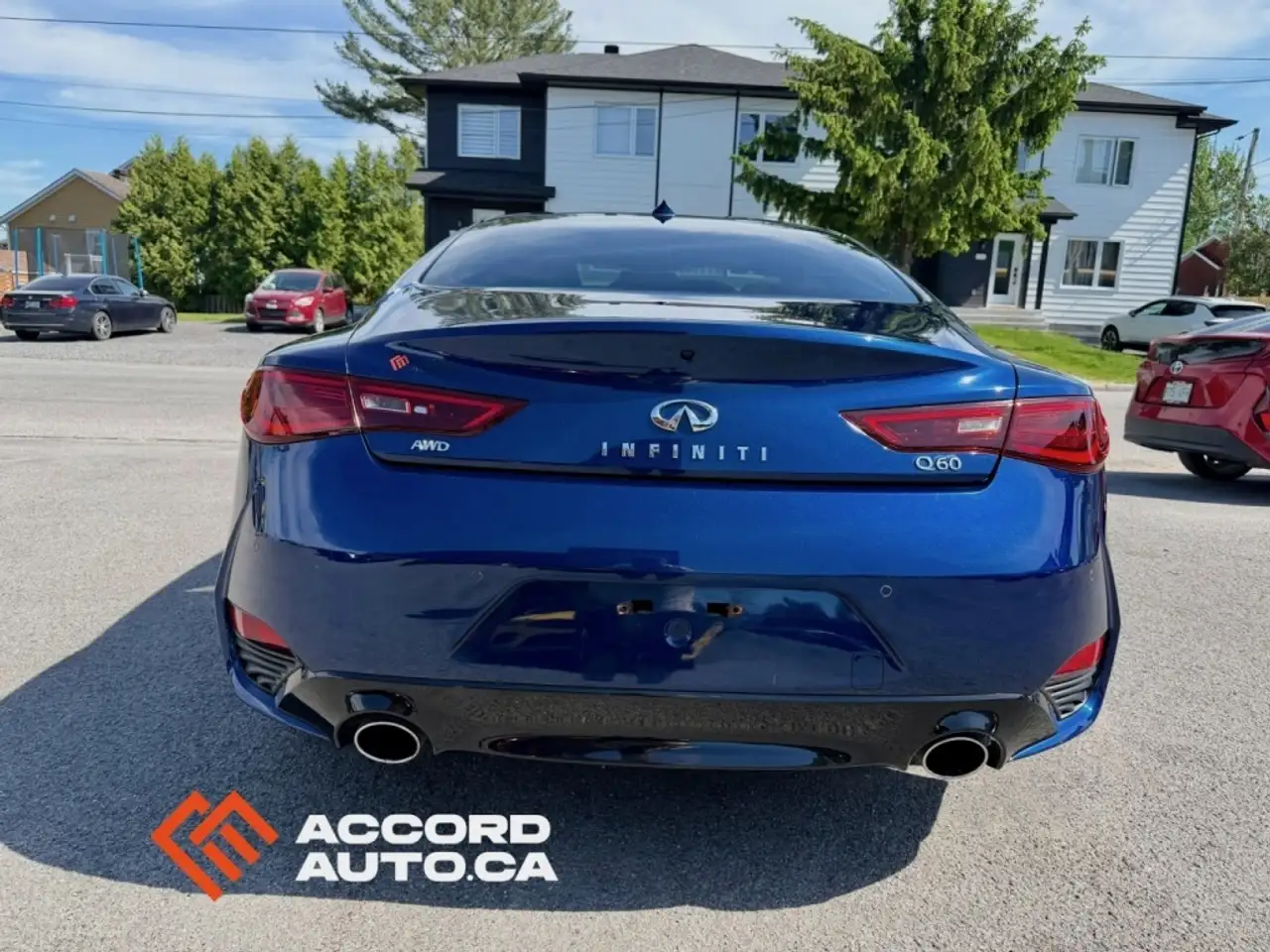Infiniti Q60 снимка Infiniti Q60