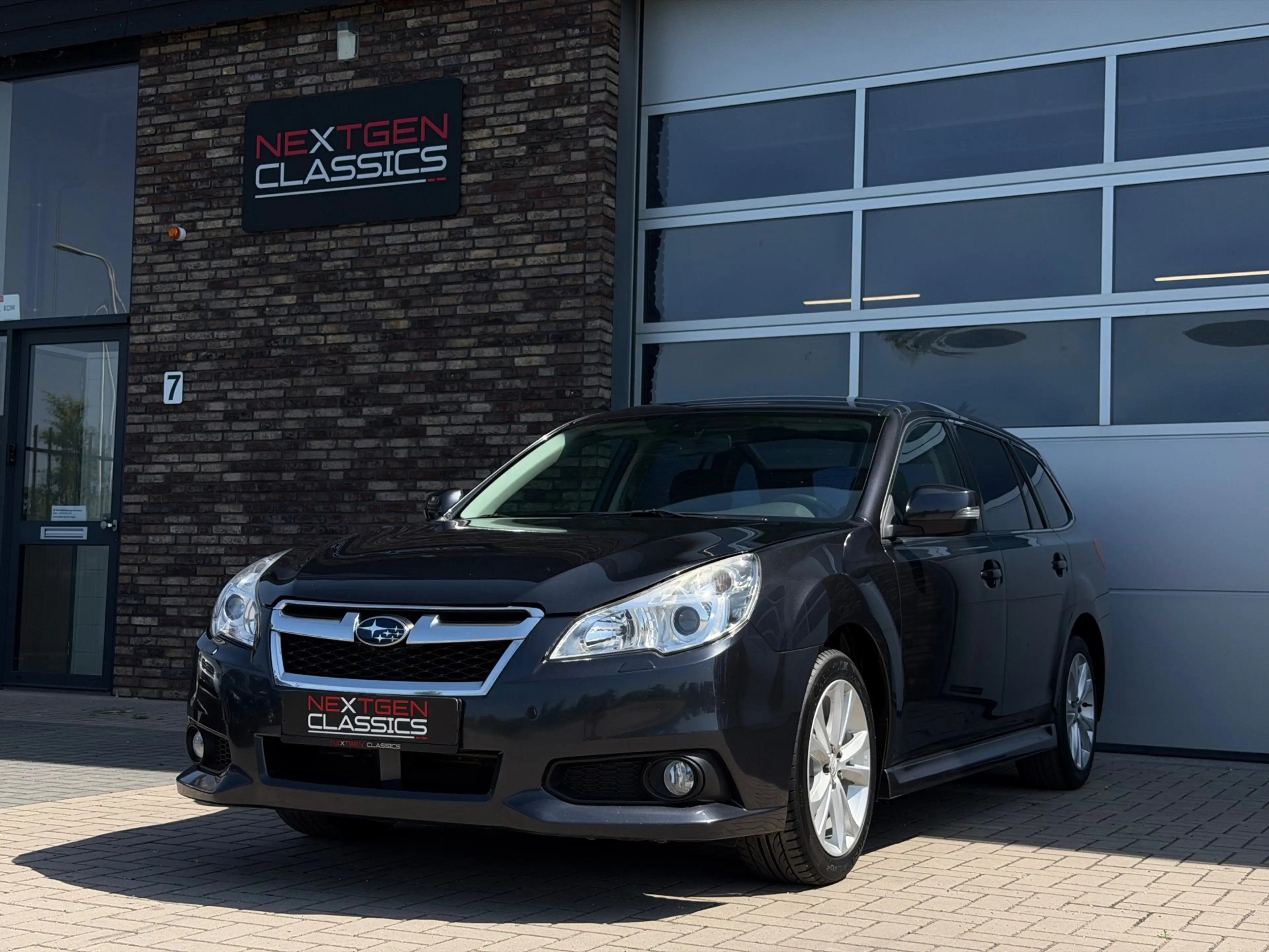 Subaru Legacy 2.5i Executive — photo 3