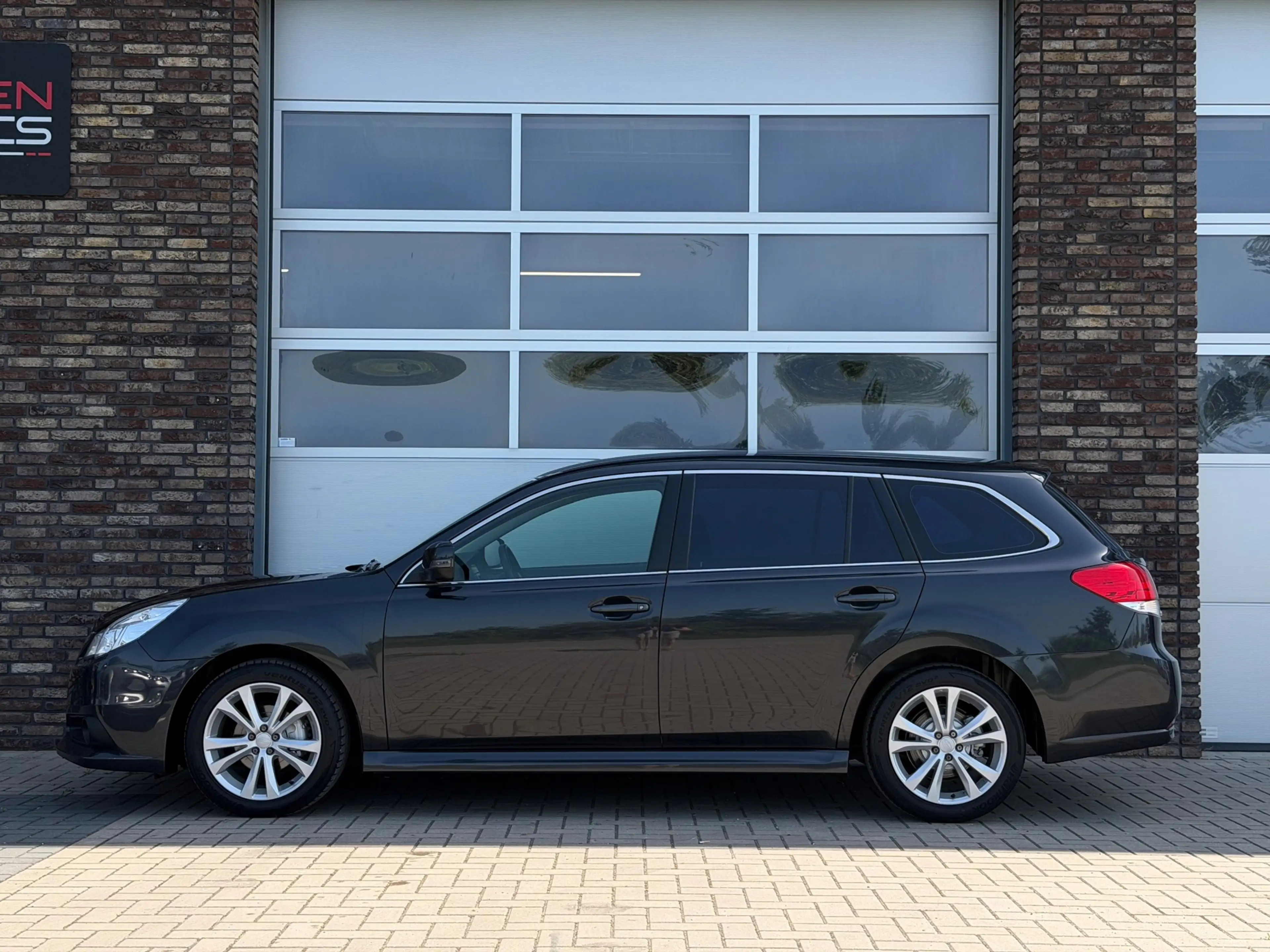 Subaru Legacy 2.5i Executive — photo 6
