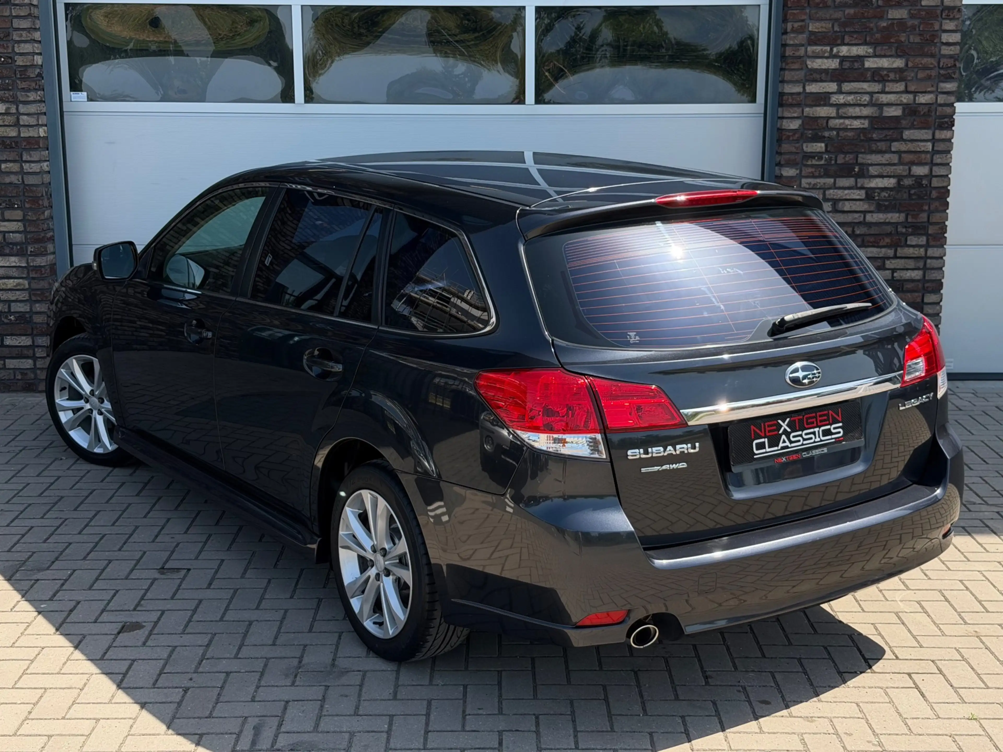 Subaru Legacy 2.5i Executive — photo 10