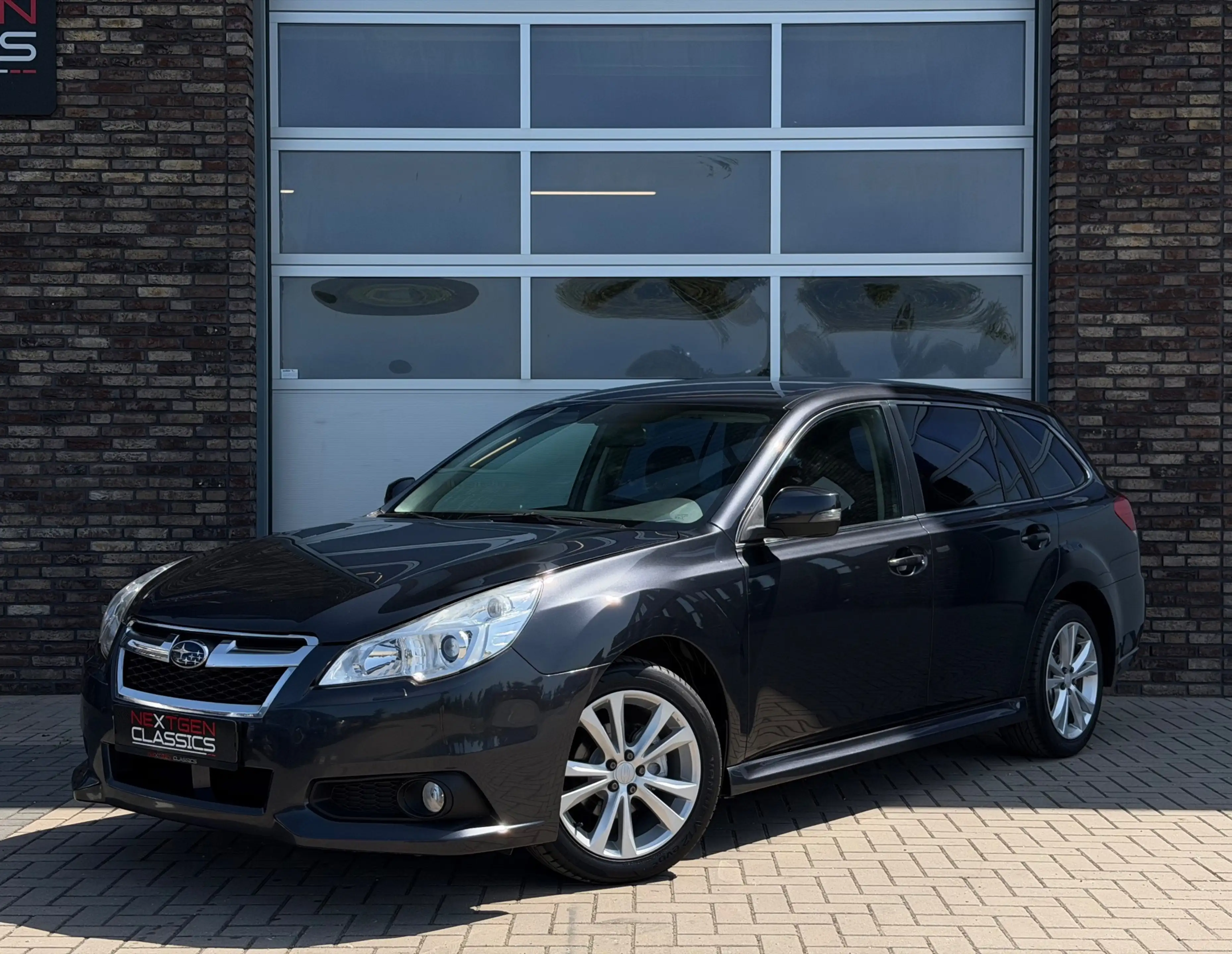 Subaru Legacy 2.5i Executive — photo 2