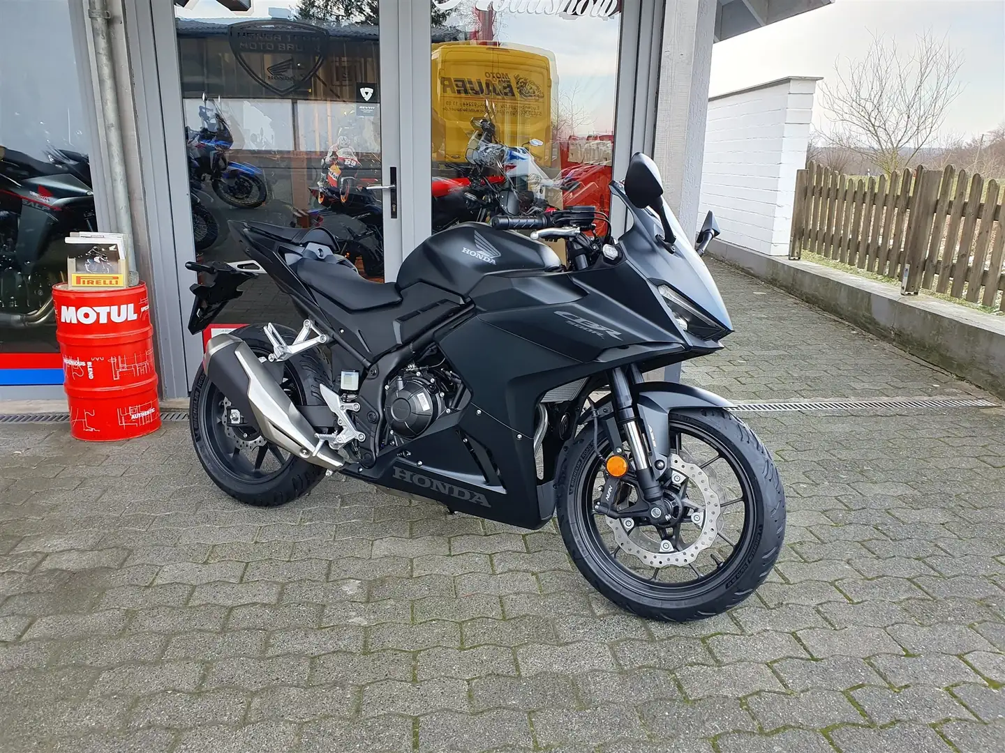 Honda CBR 500 R auf Lager crna - 1