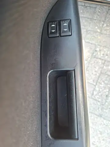 Ford Mondeo view 12