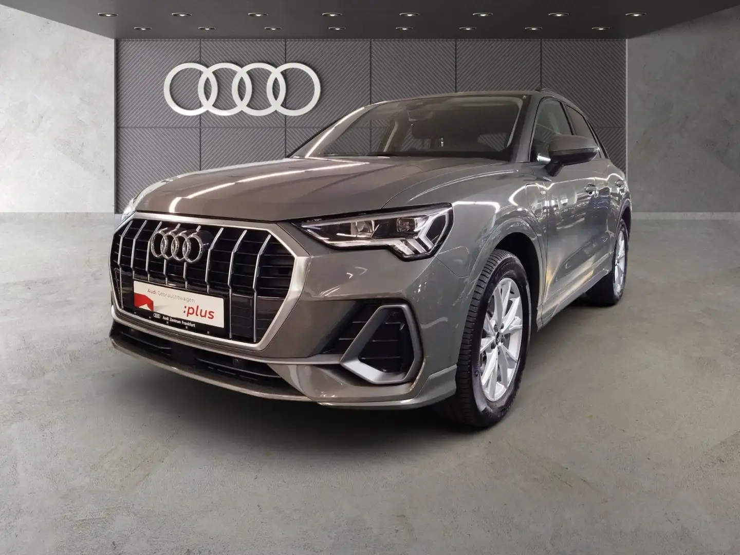 Audi Q3 45 TFSI e S tronic S line LED AHK DAB Grau - 1