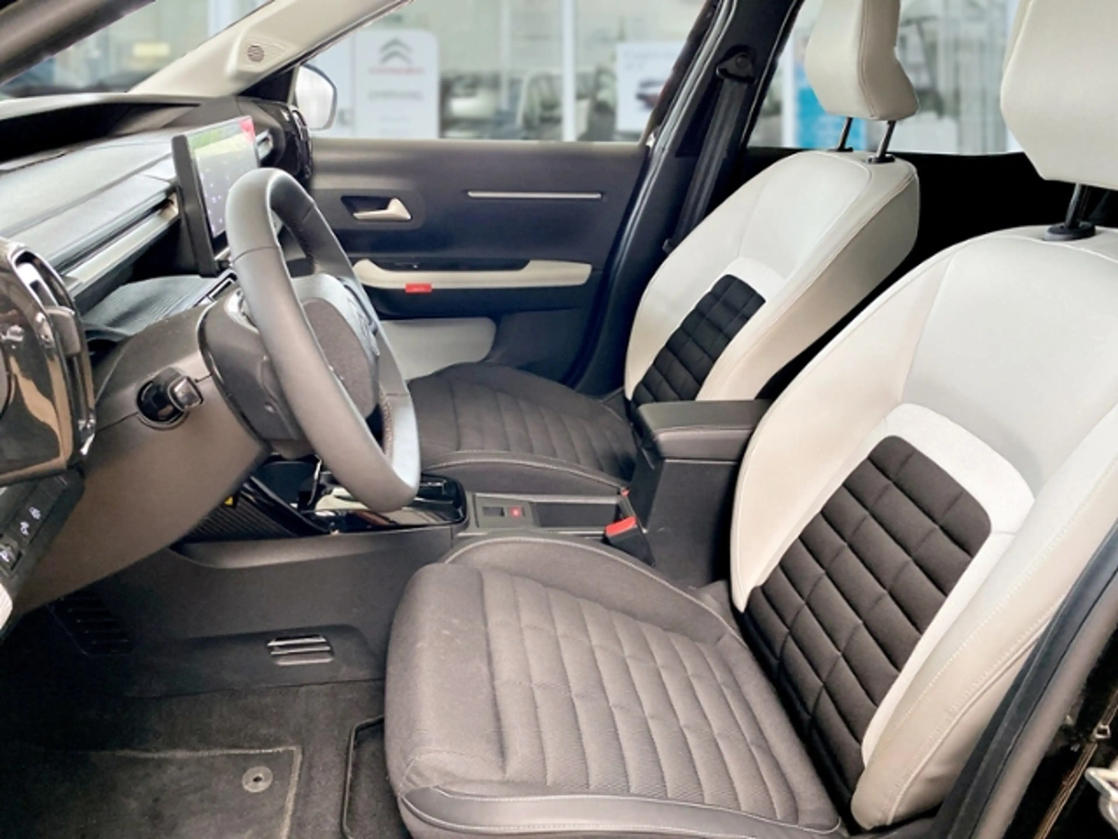 Citroen C3 Aircross Hybrid 145 MAX — photo 9
